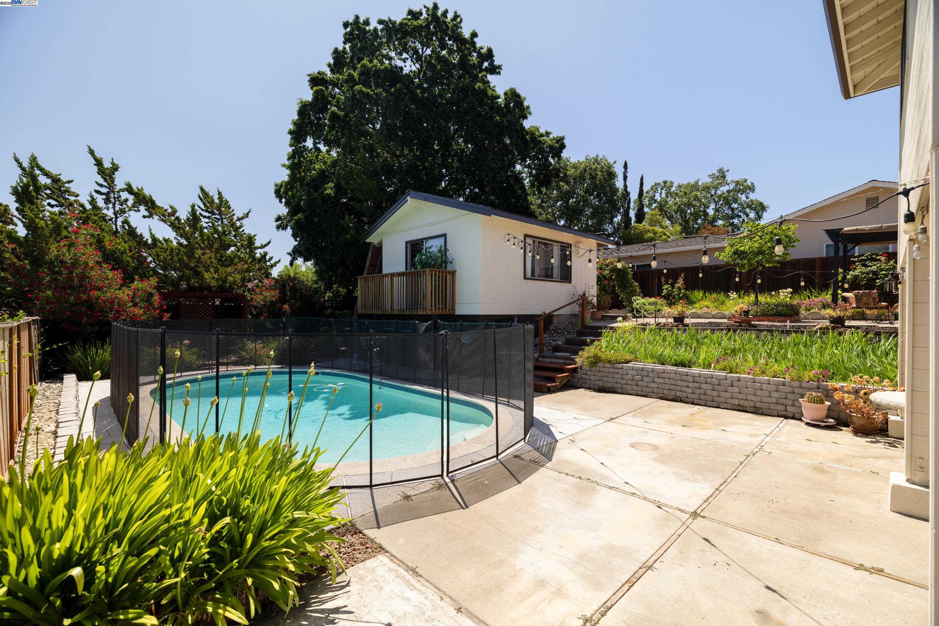 Detail Gallery Image 35 of 53 For 332 Mavis Drive, Pleasanton,  CA 94566 - 3 Beds | 2/1 Baths