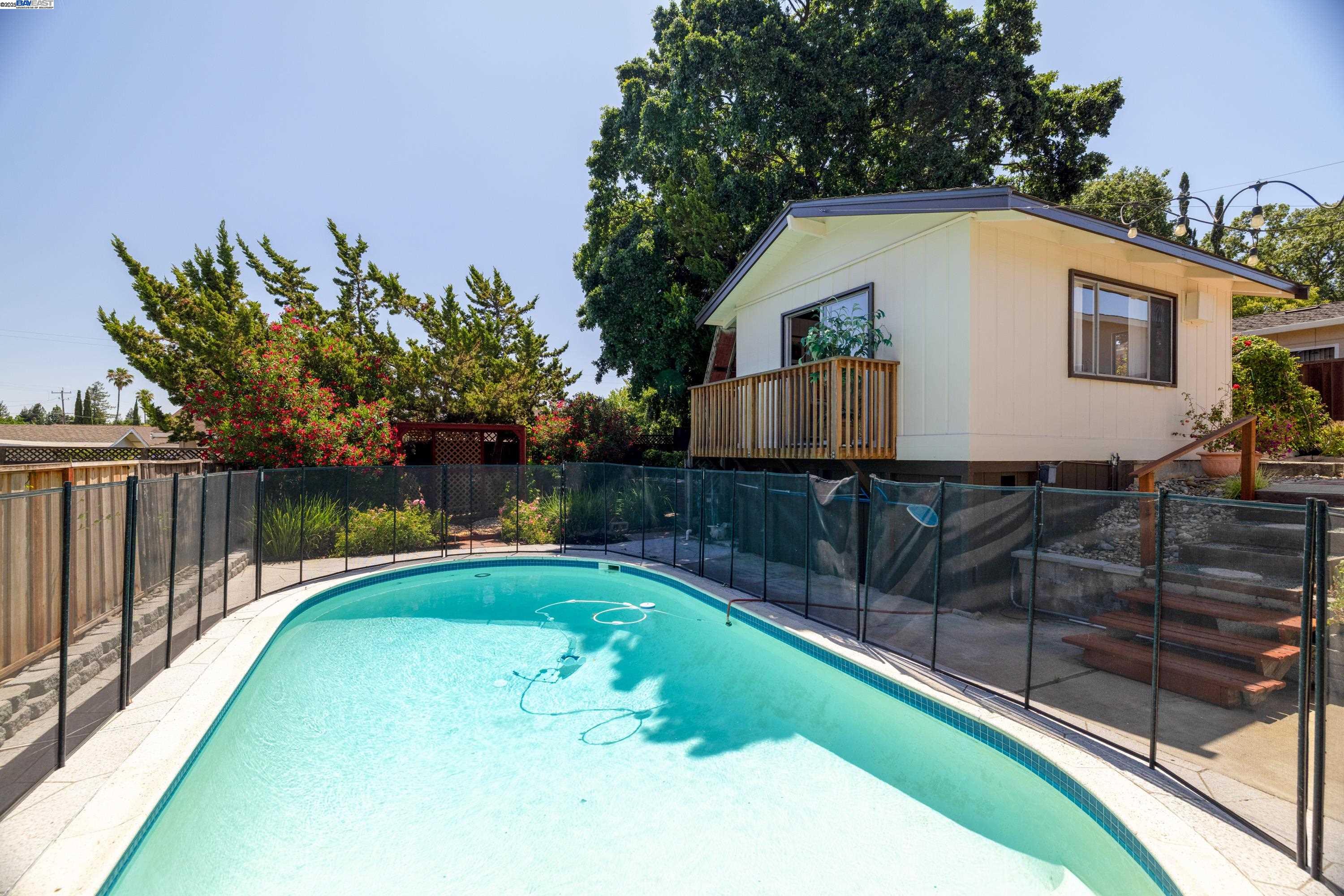 Detail Gallery Image 39 of 53 For 332 Mavis Drive, Pleasanton,  CA 94566 - 3 Beds | 2/1 Baths
