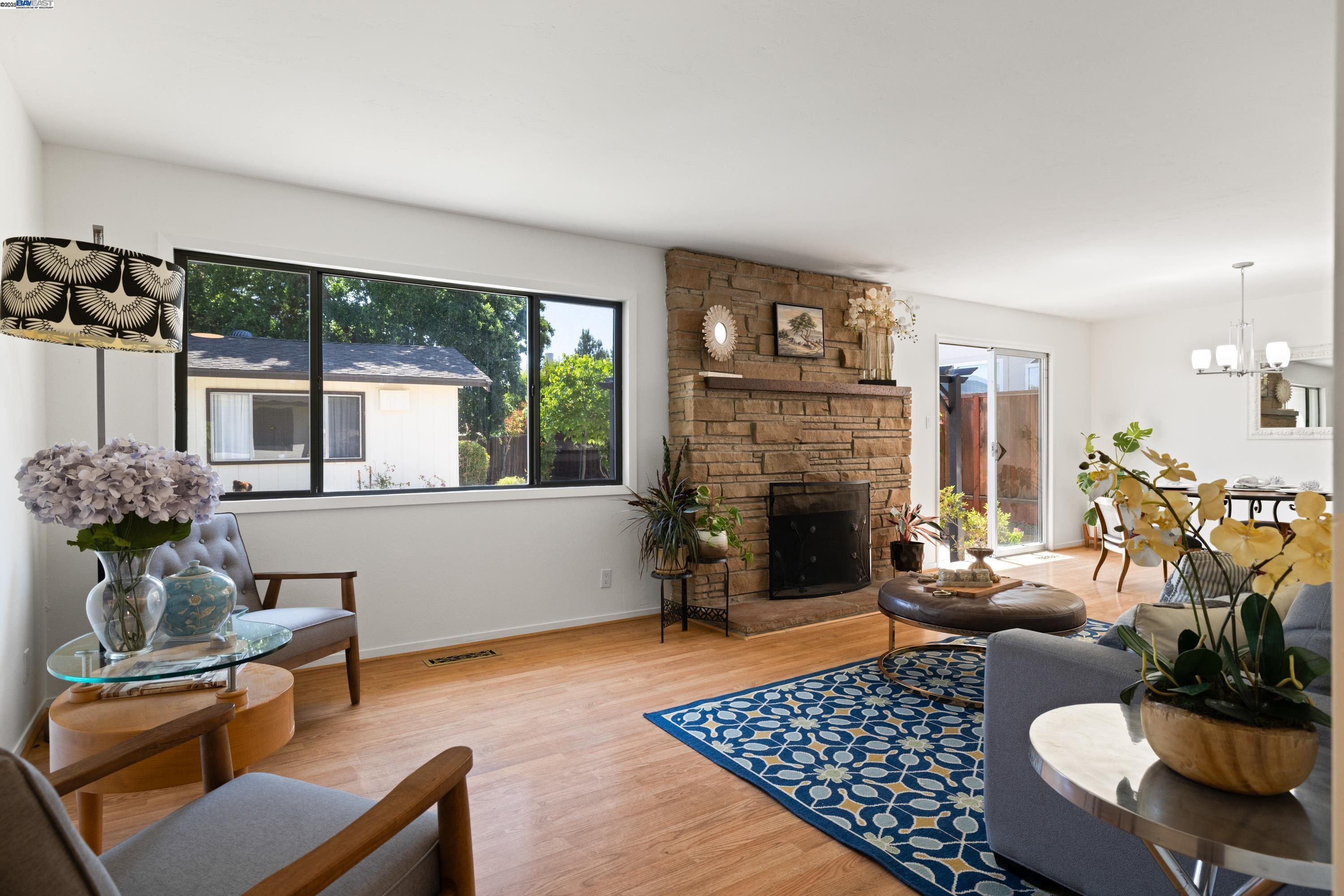 Detail Gallery Image 5 of 53 For 332 Mavis Drive, Pleasanton,  CA 94566 - 3 Beds | 2/1 Baths