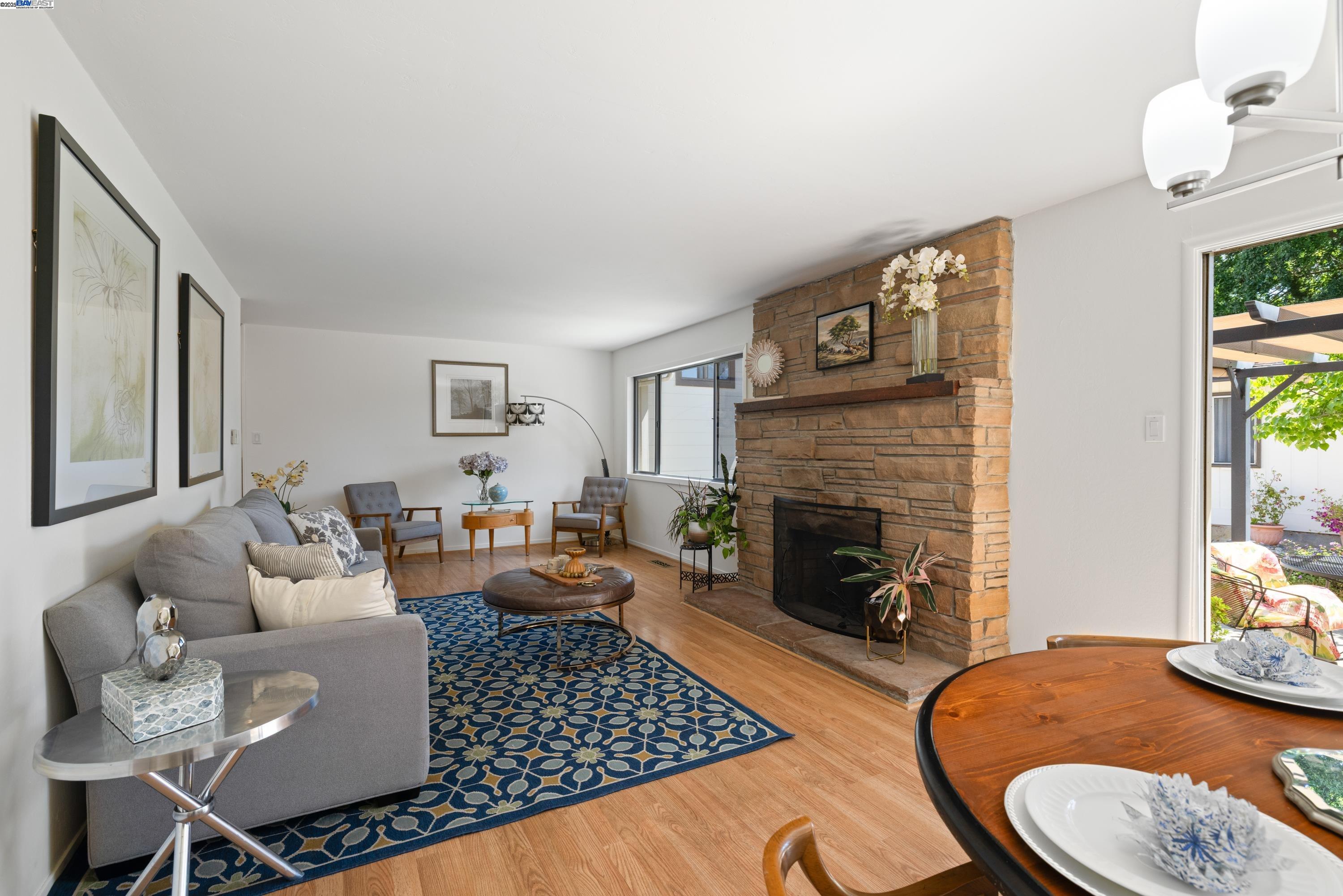 Detail Gallery Image 6 of 53 For 332 Mavis Drive, Pleasanton,  CA 94566 - 3 Beds | 2/1 Baths