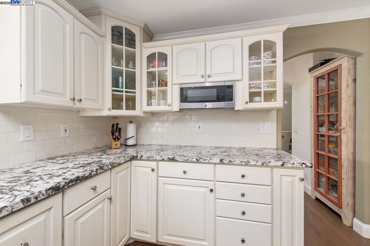 Detail Gallery Image 13 of 45 For 1198 Vintner Way, Pleasanton,  CA 94566 - 4 Beds | 3 Baths