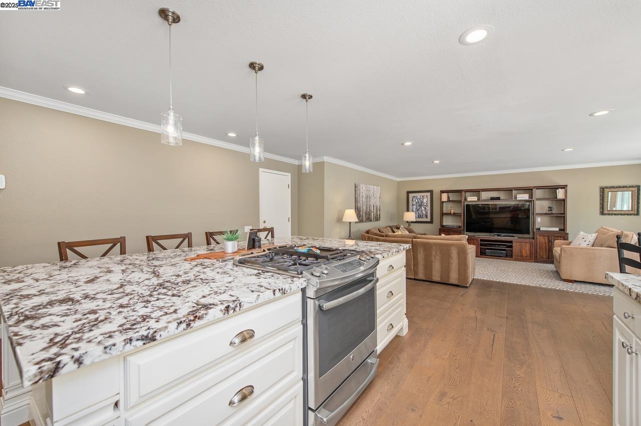 Detail Gallery Image 14 of 45 For 1198 Vintner Way, Pleasanton,  CA 94566 - 4 Beds | 3 Baths