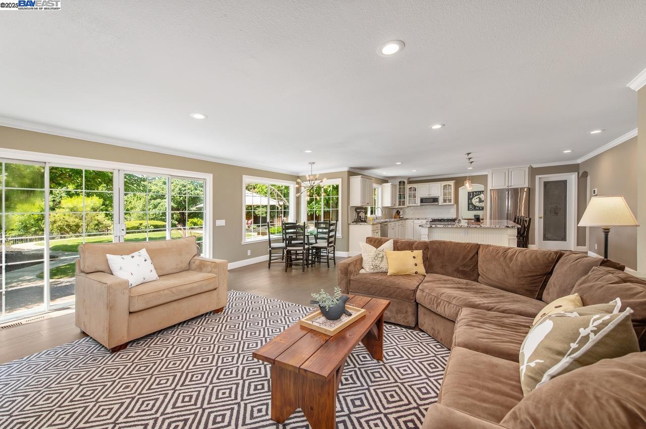 Detail Gallery Image 17 of 45 For 1198 Vintner Way, Pleasanton,  CA 94566 - 4 Beds | 3 Baths