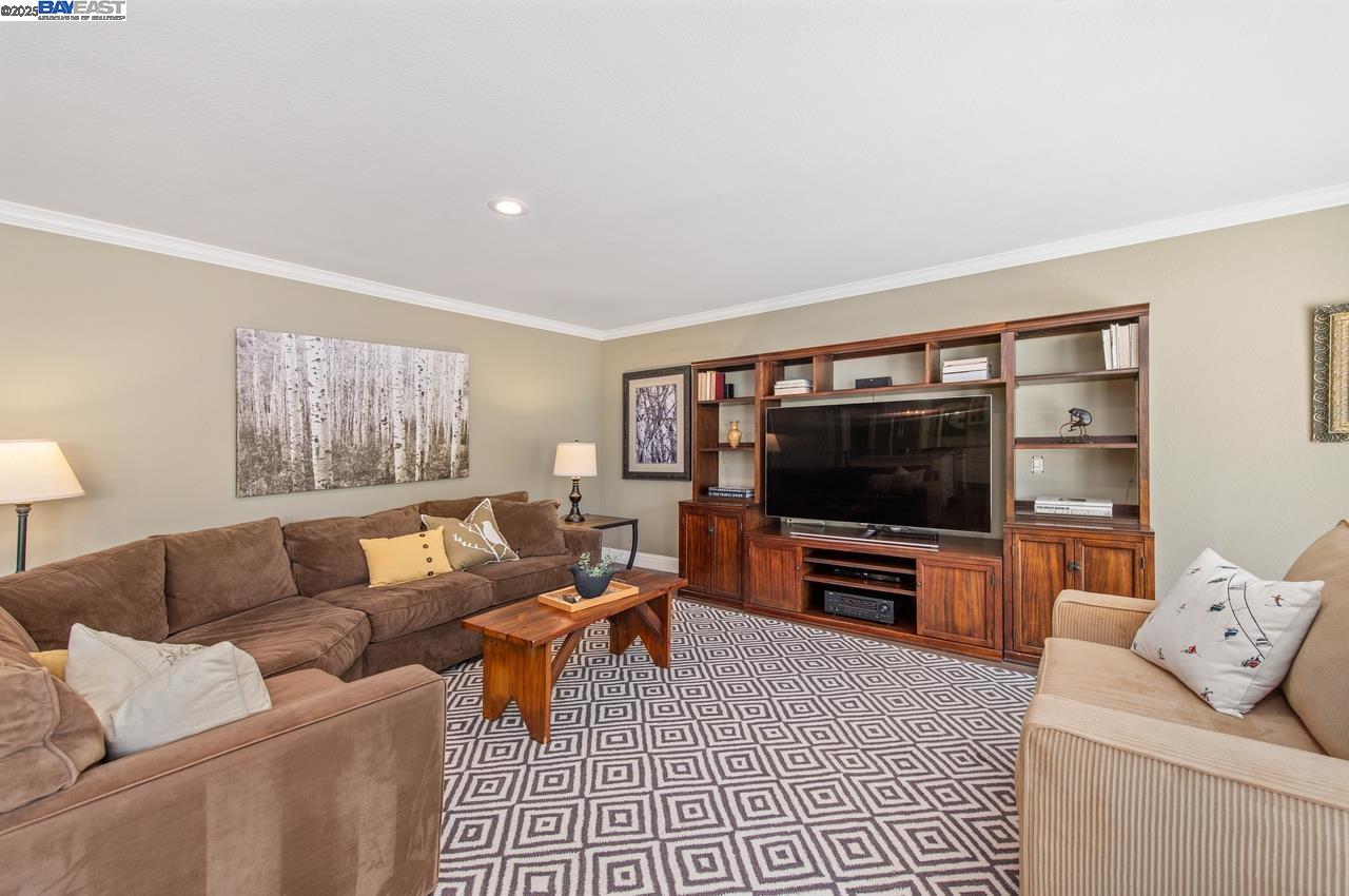 Detail Gallery Image 18 of 45 For 1198 Vintner Way, Pleasanton,  CA 94566 - 4 Beds | 3 Baths