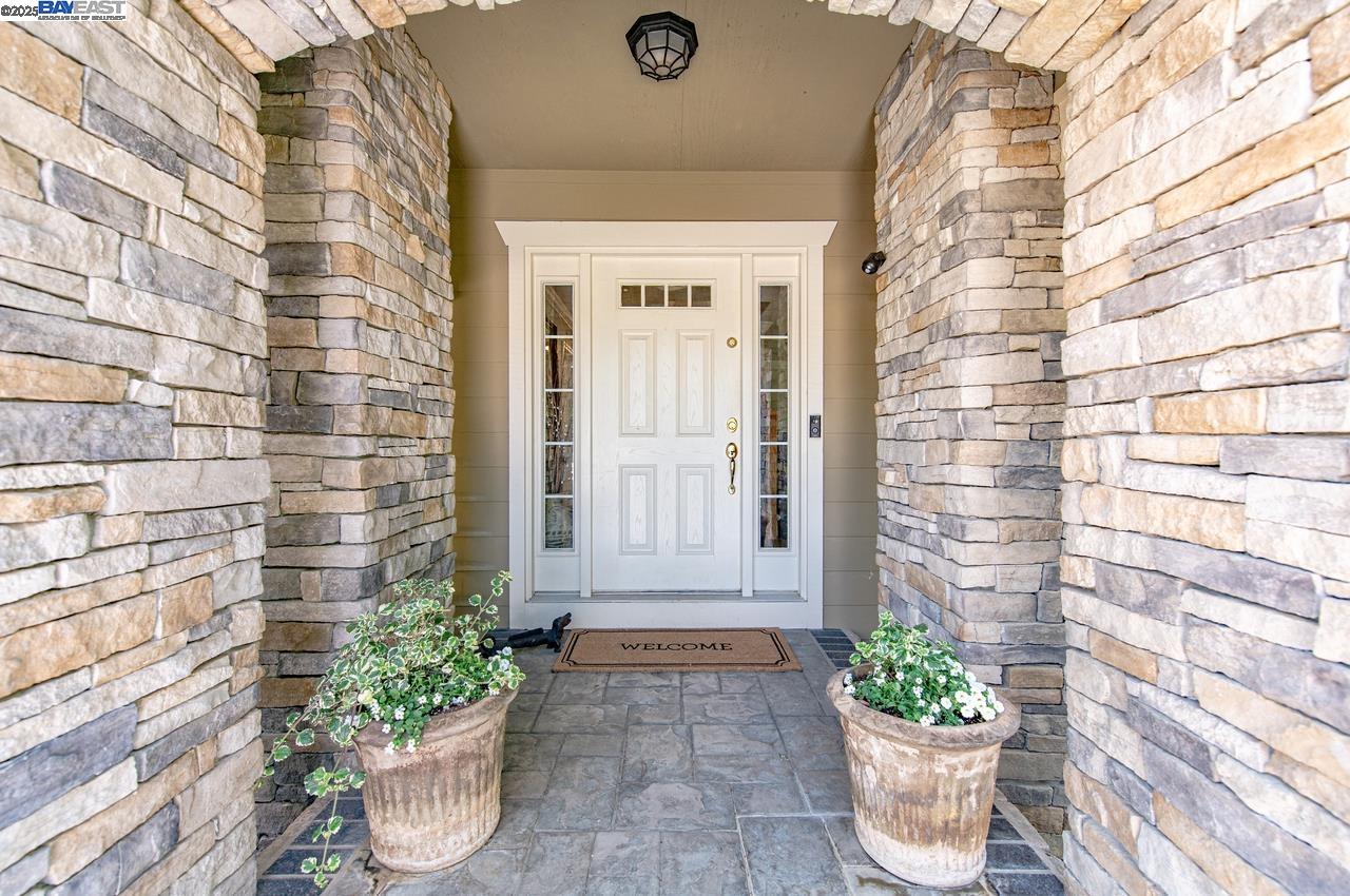 Detail Gallery Image 7 of 45 For 1198 Vintner Way, Pleasanton,  CA 94566 - 4 Beds | 3 Baths