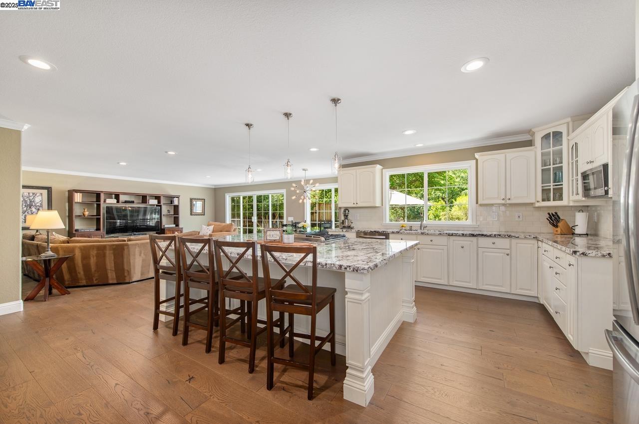 Detail Gallery Image 9 of 45 For 1198 Vintner Way, Pleasanton,  CA 94566 - 4 Beds | 3 Baths