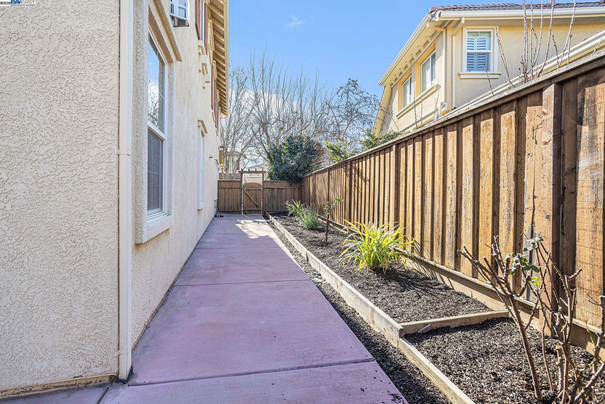 Detail Gallery Image 26 of 31 For 463 W Felicidad Ave, Mountain House,  CA 95391 - 4 Beds | 3 Baths