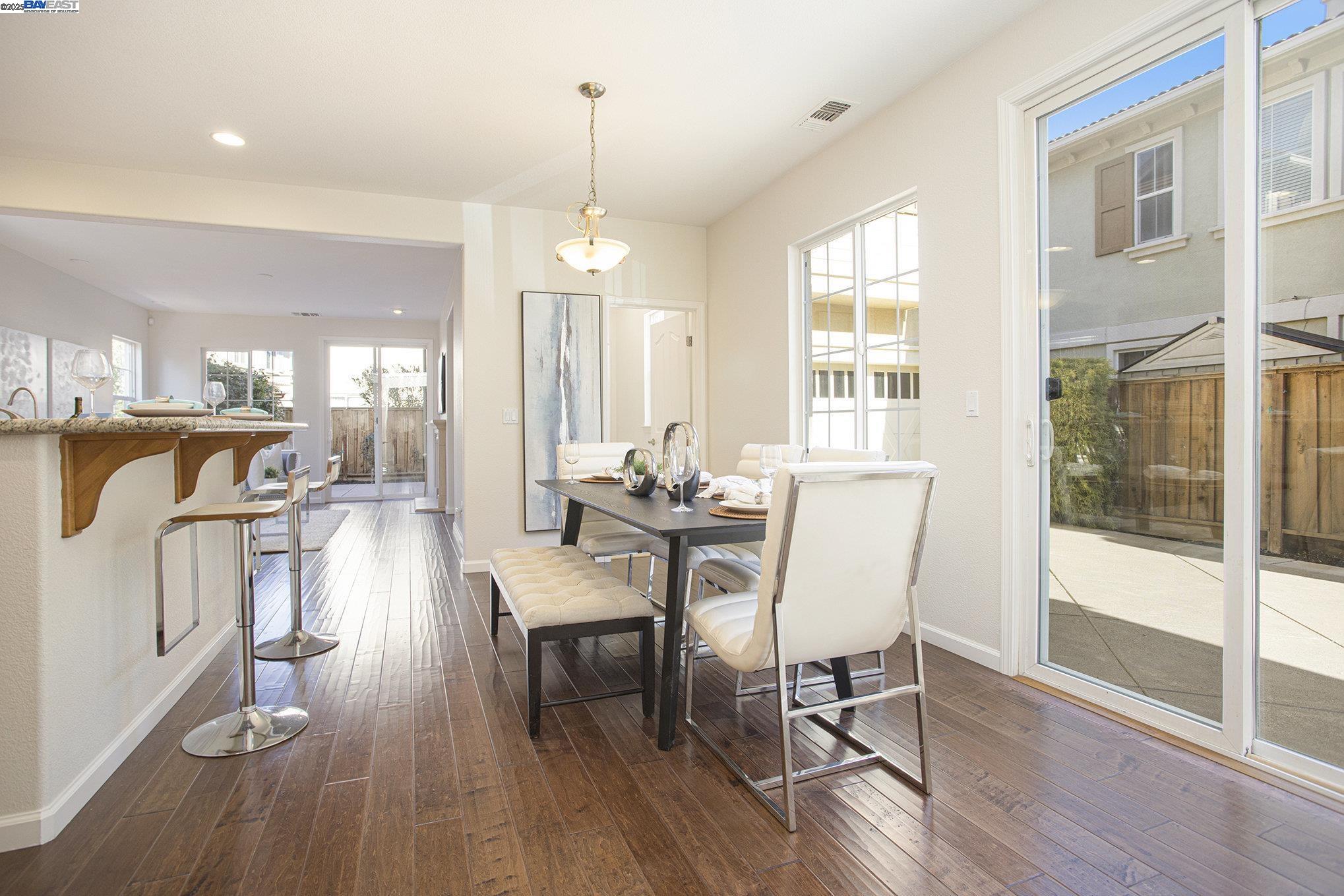 Detail Gallery Image 6 of 31 For 463 W Felicidad Ave, Mountain House,  CA 95391 - 4 Beds | 3 Baths