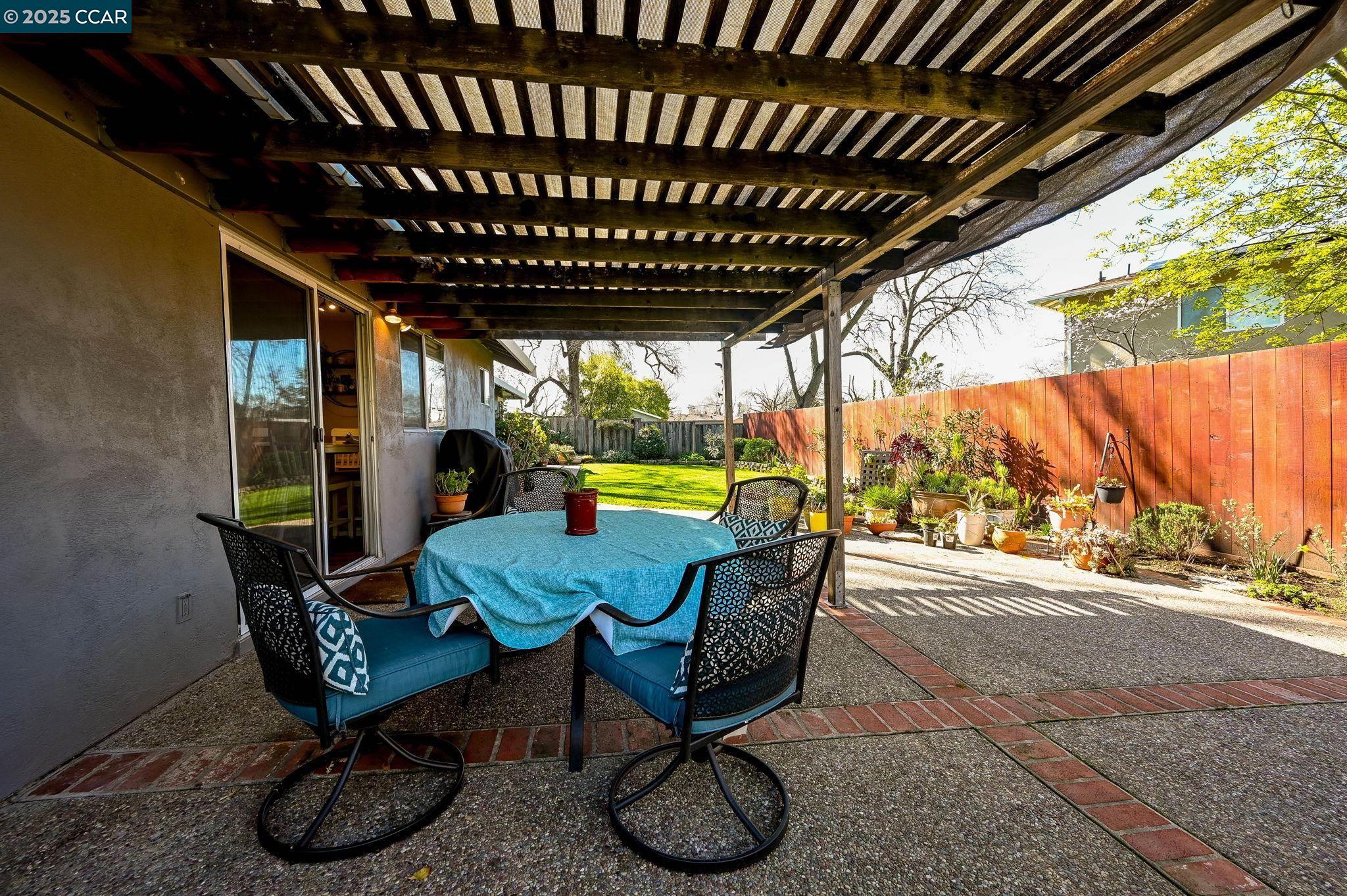 Detail Gallery Image 20 of 28 For 1572 Violet Way, Pleasant Hill,  CA 94523 - 3 Beds | 2 Baths