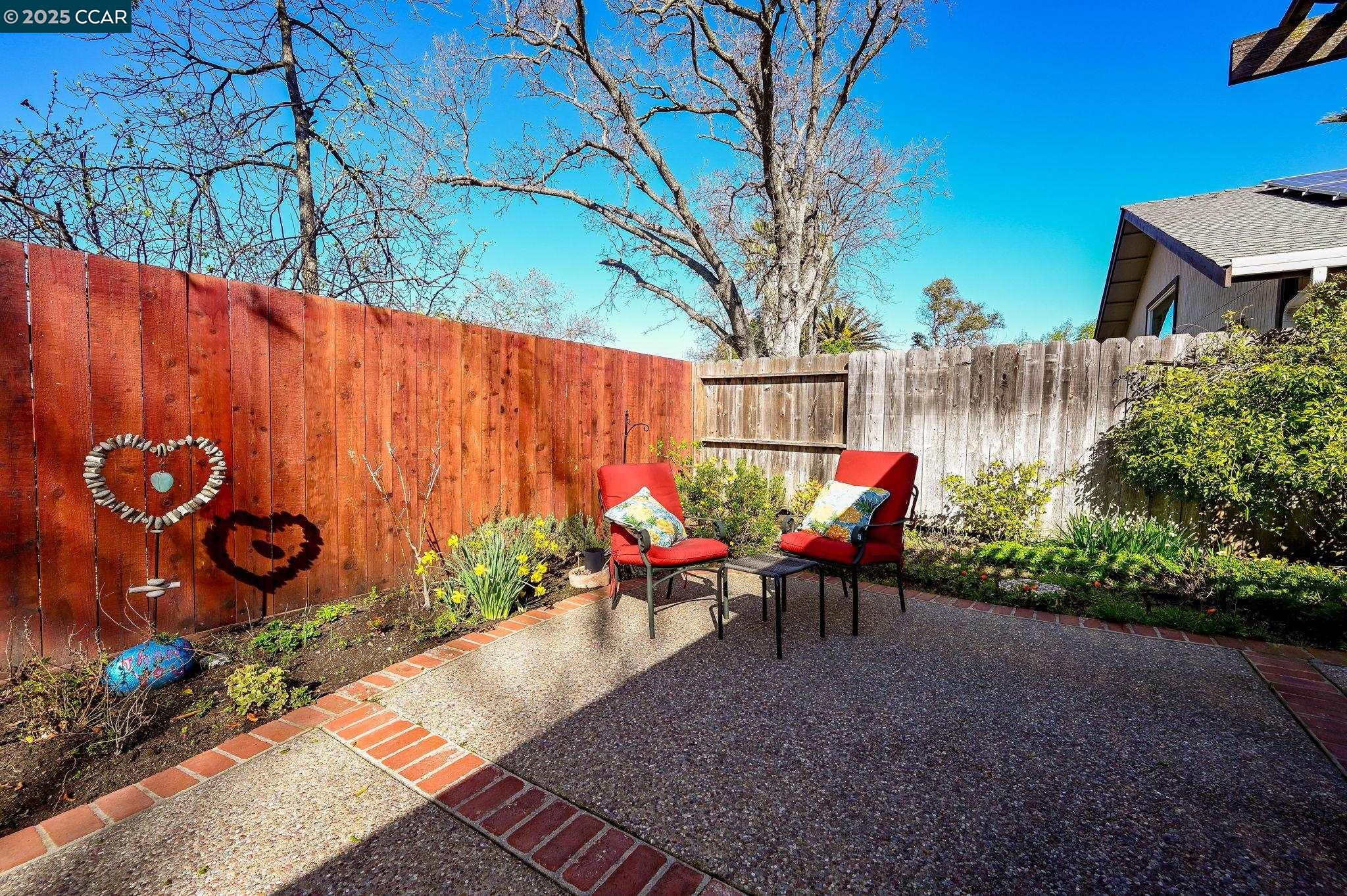 Detail Gallery Image 21 of 28 For 1572 Violet Way, Pleasant Hill,  CA 94523 - 3 Beds | 2 Baths