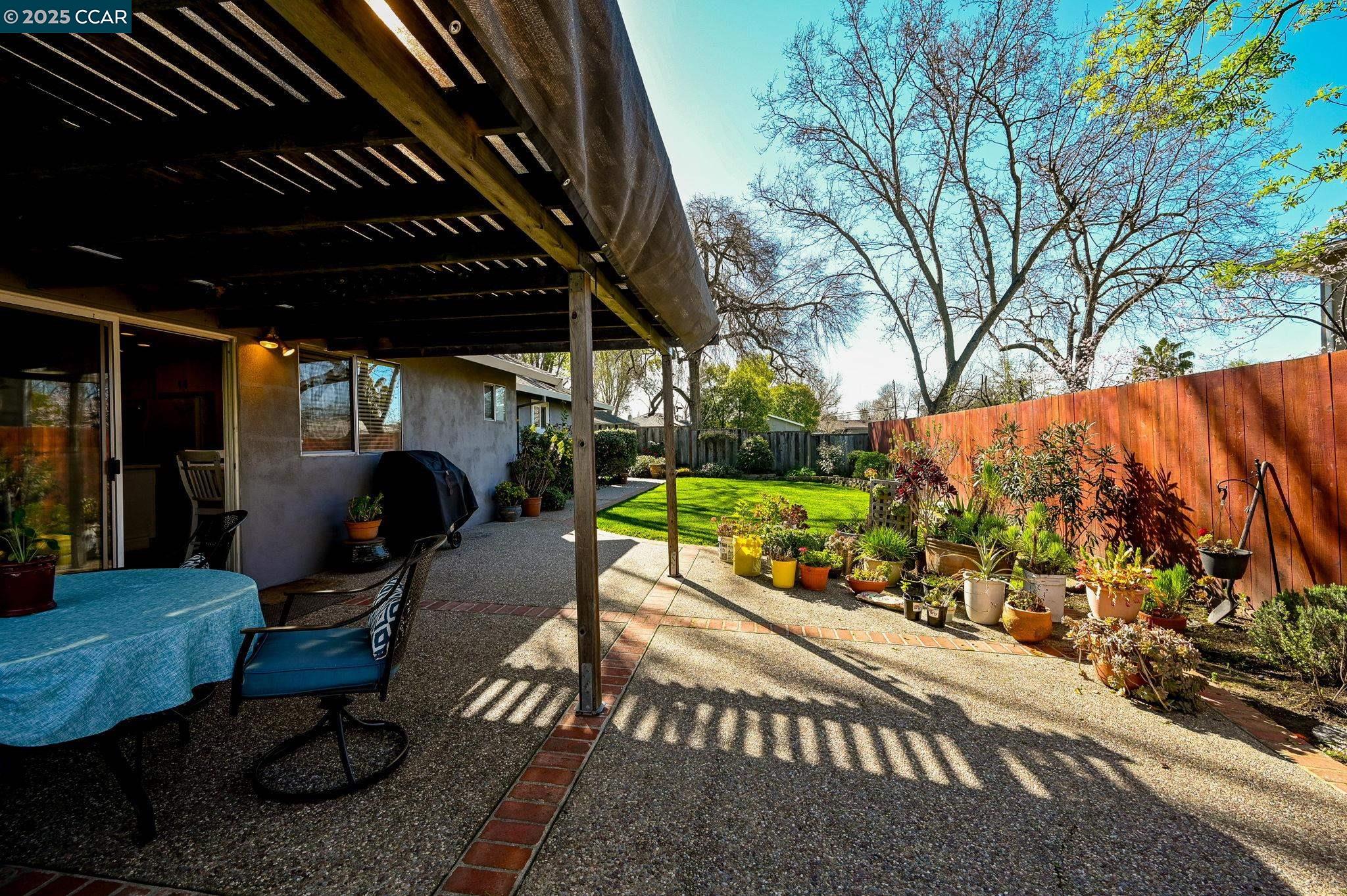 Detail Gallery Image 23 of 28 For 1572 Violet Way, Pleasant Hill,  CA 94523 - 3 Beds | 2 Baths
