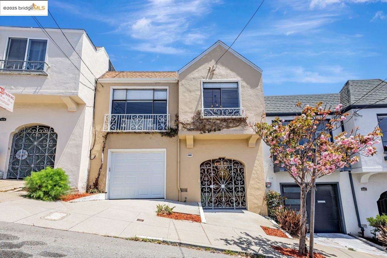Detail Gallery Image 1 of 1 For 315 Topeka Ave, San Francisco,  CA 94124 - 3 Beds | 2 Baths