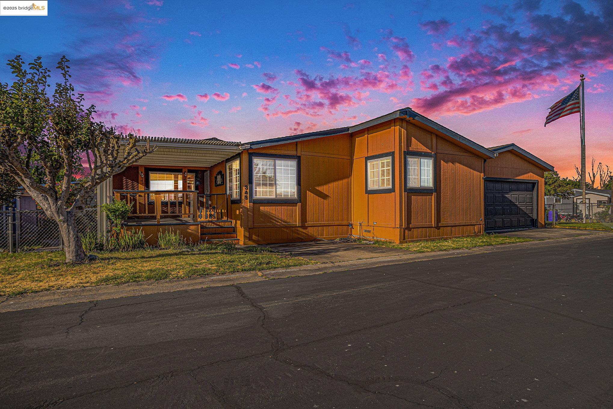 Detail Gallery Image 1 of 20 For 345 Benet Ct #83-84,  Bethel Island,  CA 94511 - 3 Beds | 2 Baths