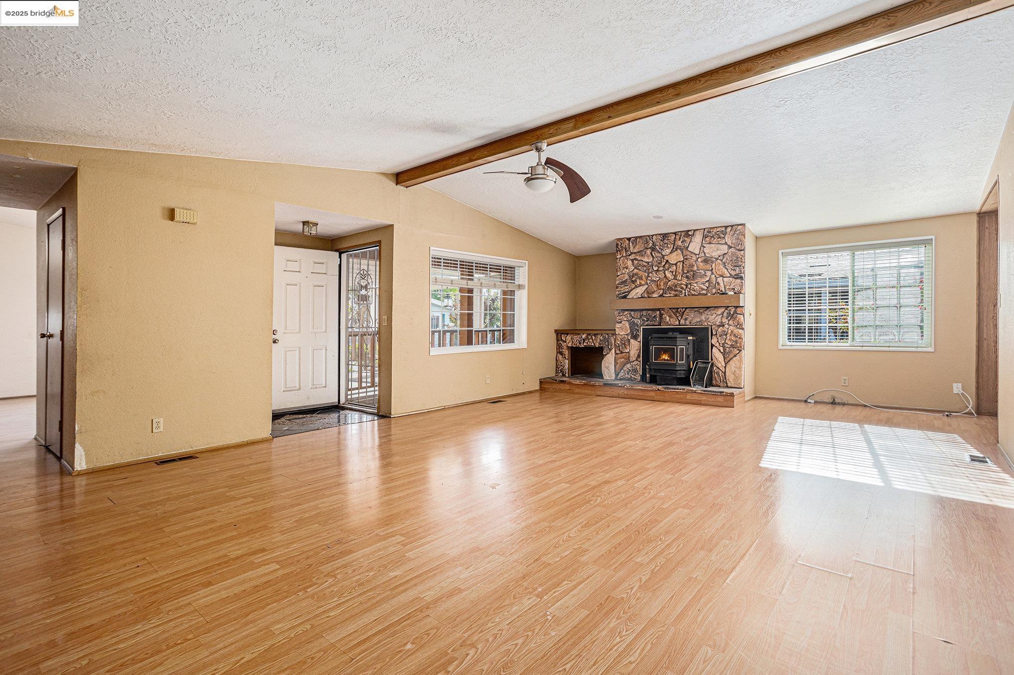 Detail Gallery Image 4 of 20 For 345 Benet Ct #83-84,  Bethel Island,  CA 94511 - 3 Beds | 2 Baths