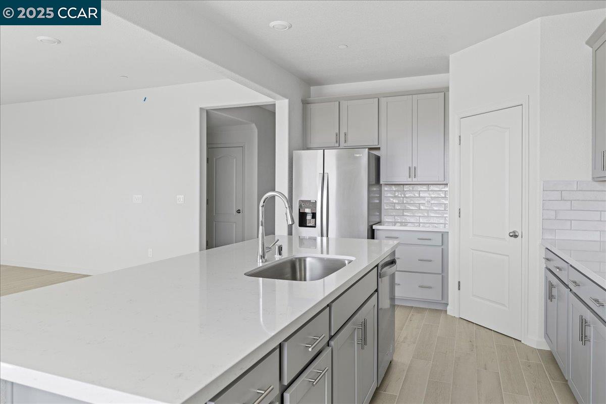 Detail Gallery Image 13 of 48 For 4207 Markovich Ct, Richmond,  CA 94806 - 4 Beds | 3 Baths
