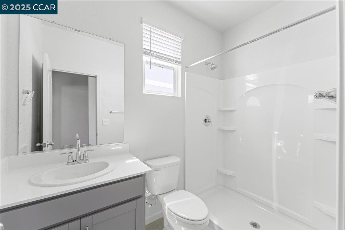 Detail Gallery Image 31 of 48 For 4207 Markovich Ct, Richmond,  CA 94806 - 4 Beds | 3 Baths