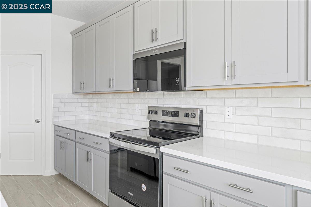 Detail Gallery Image 10 of 48 For 4207 Markovich Ct, Richmond,  CA 94806 - 4 Beds | 3 Baths