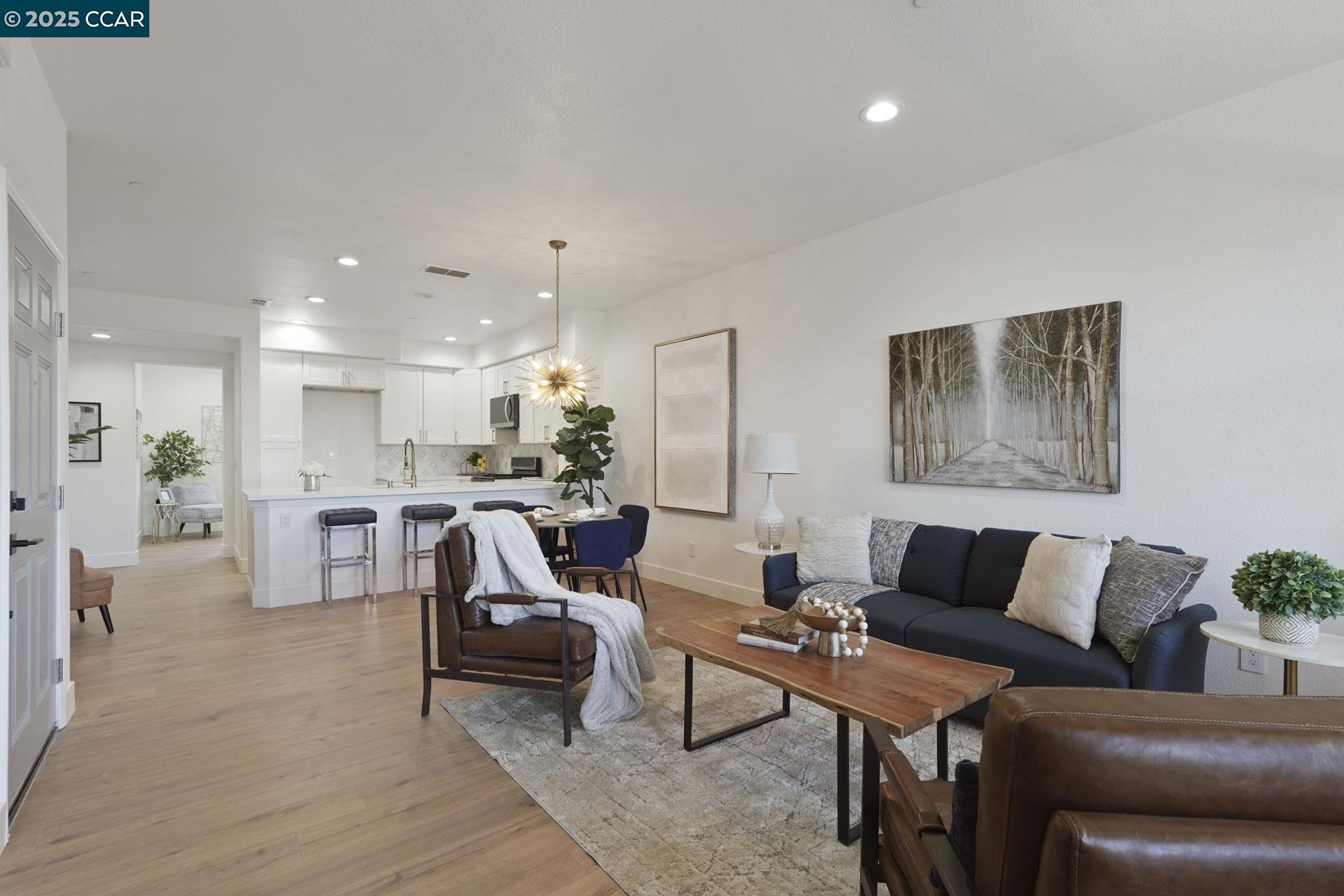 Detail Gallery Image 11 of 35 For 2575 Edgewater Drive, Santa Rosa,  CA 95407-4588 - 3 Beds | 3 Baths