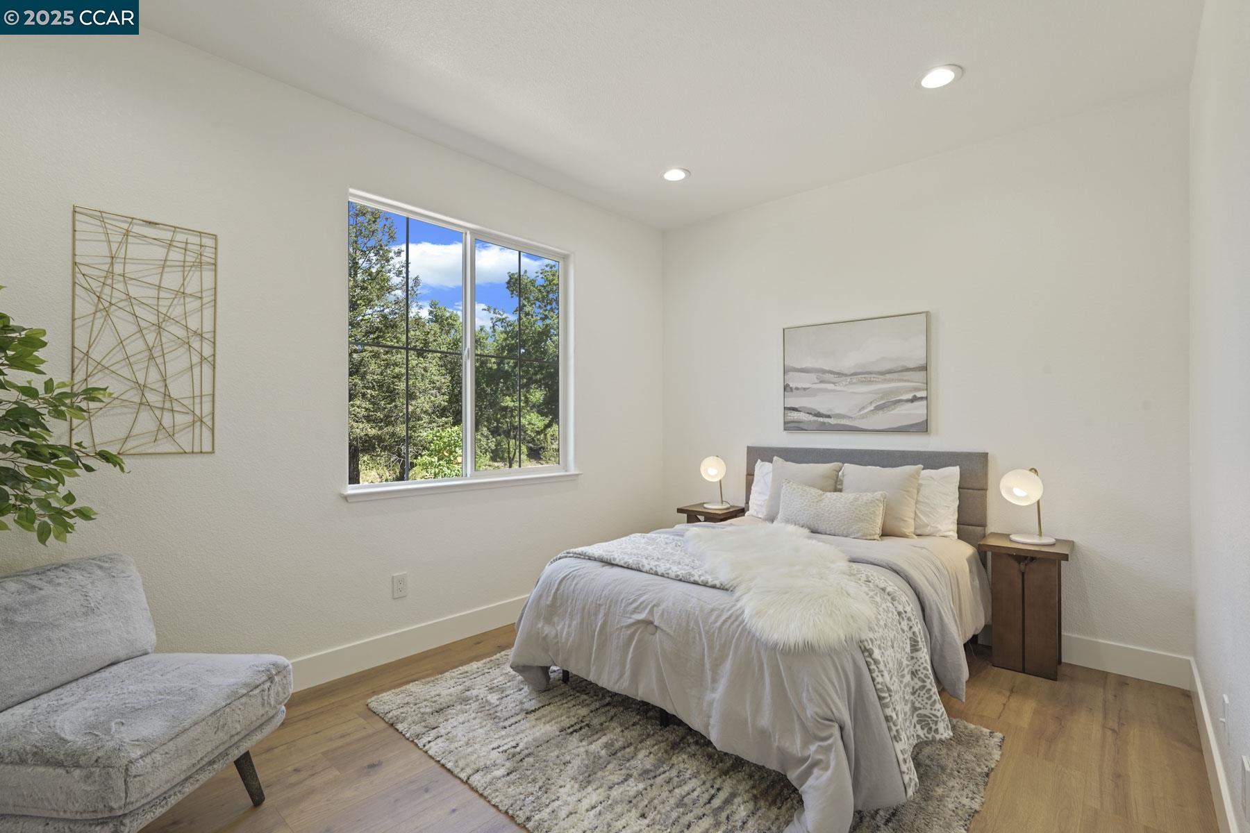 Detail Gallery Image 16 of 35 For 2575 Edgewater Drive, Santa Rosa,  CA 95407-4588 - 3 Beds | 3 Baths