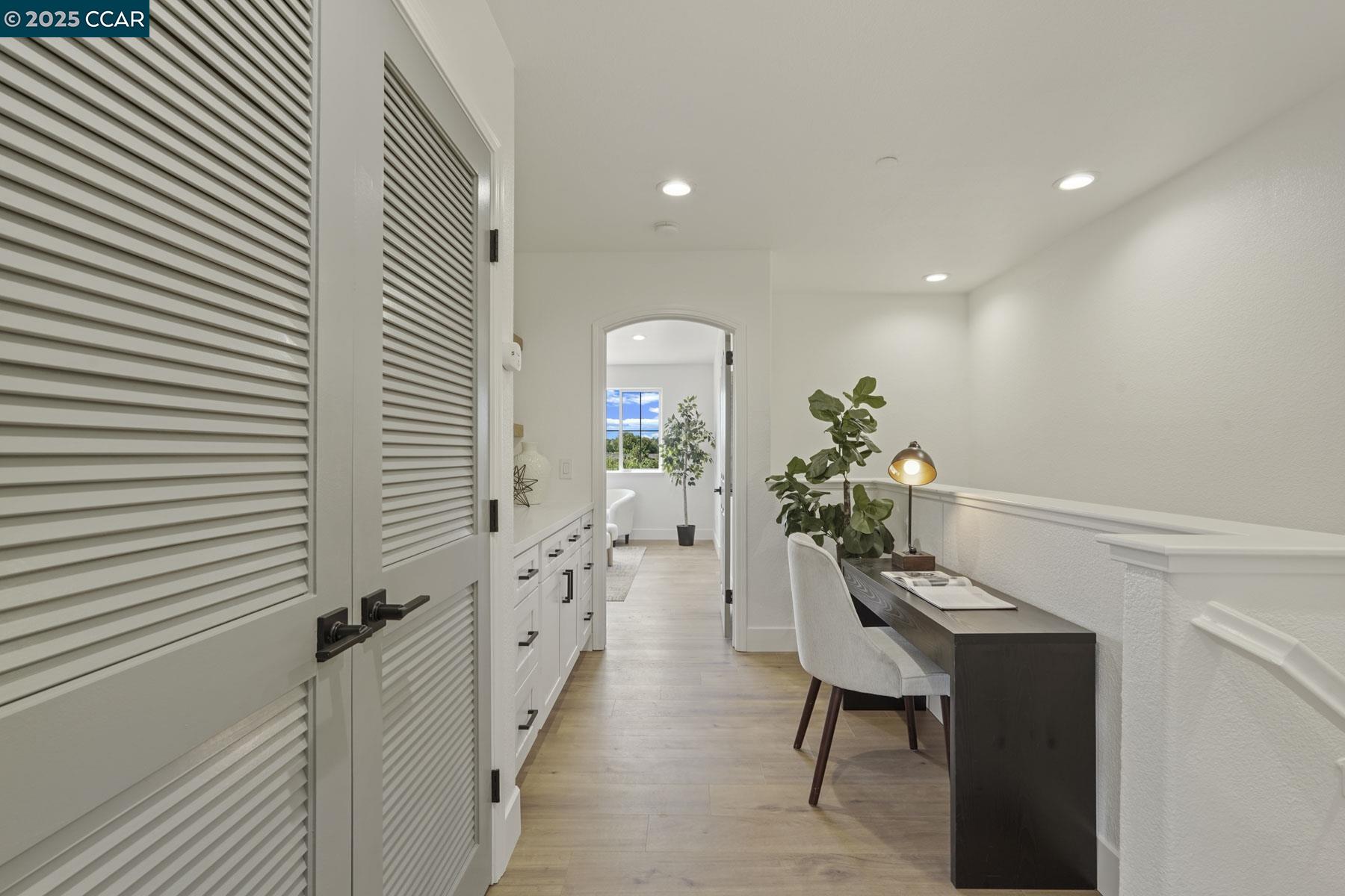 Detail Gallery Image 19 of 35 For 2575 Edgewater Drive, Santa Rosa,  CA 95407-4588 - 3 Beds | 3 Baths
