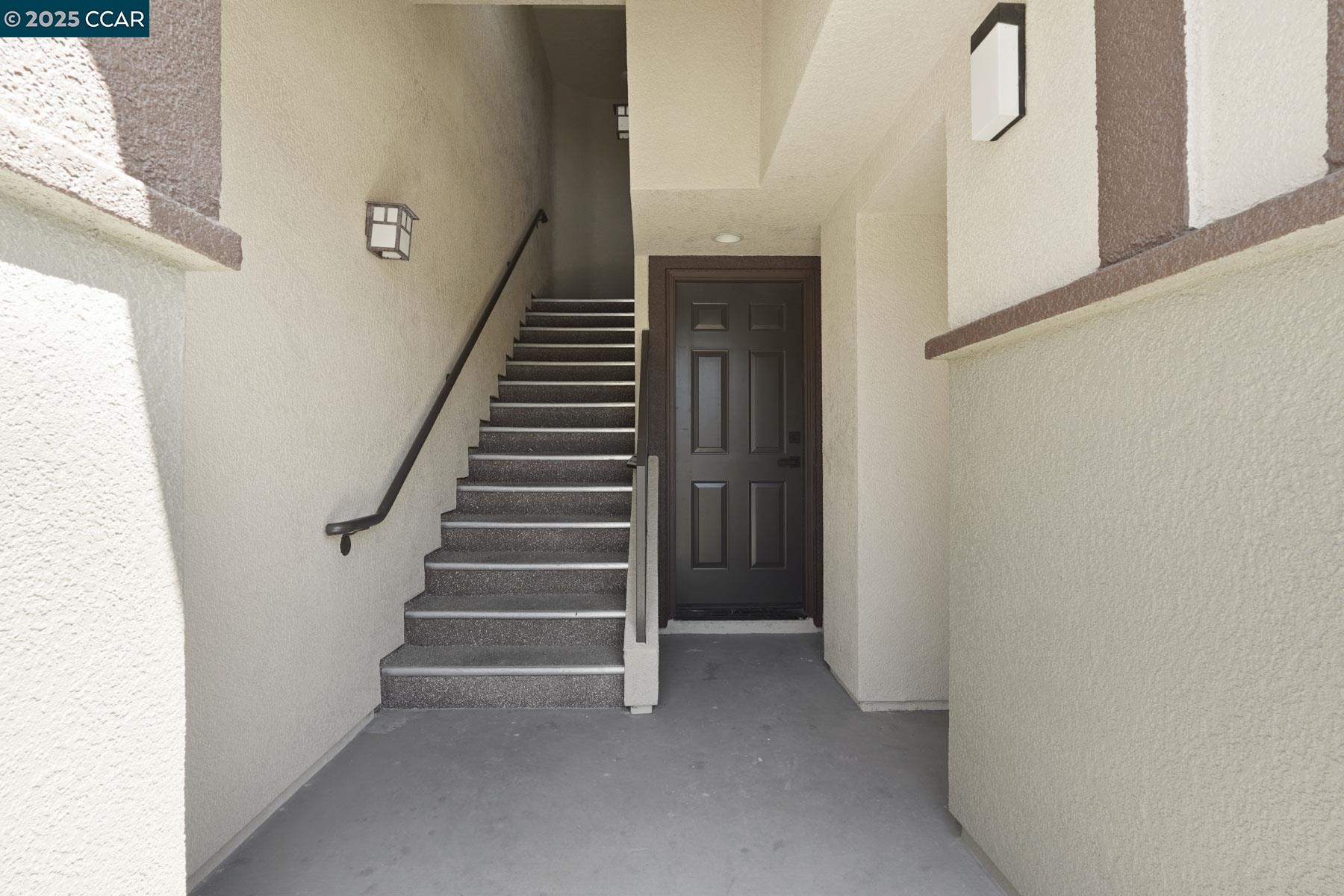 Detail Gallery Image 4 of 35 For 2575 Edgewater Drive, Santa Rosa,  CA 95407-4588 - 3 Beds | 3 Baths