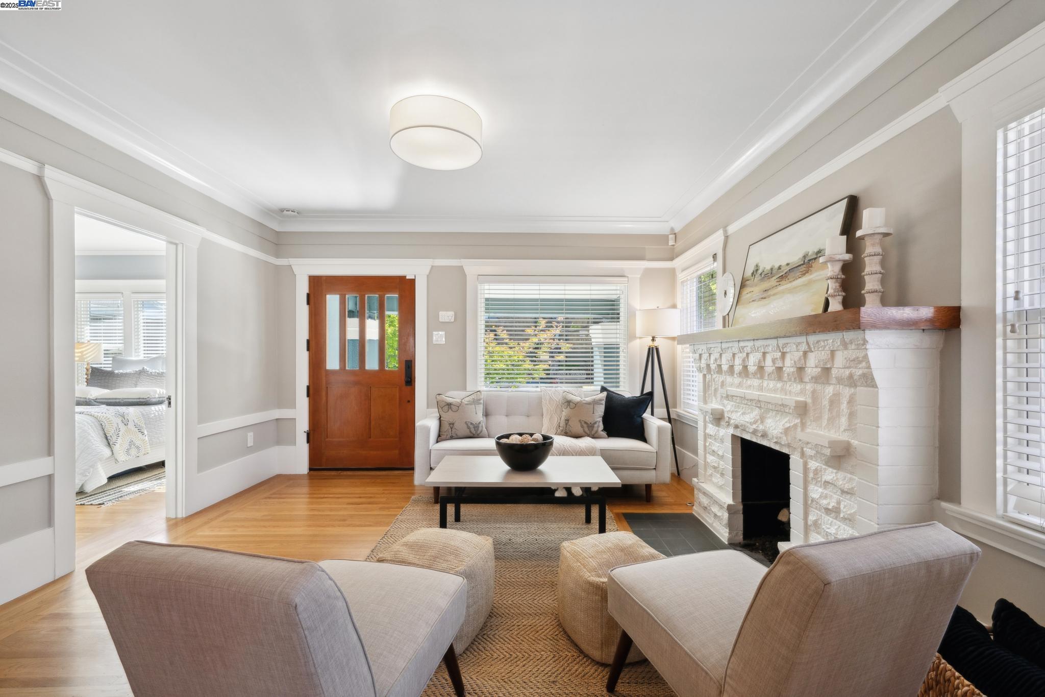 Detail Gallery Image 11 of 50 For 815 Park St, Alameda,  CA 94501 - 2 Beds | 2 Baths
