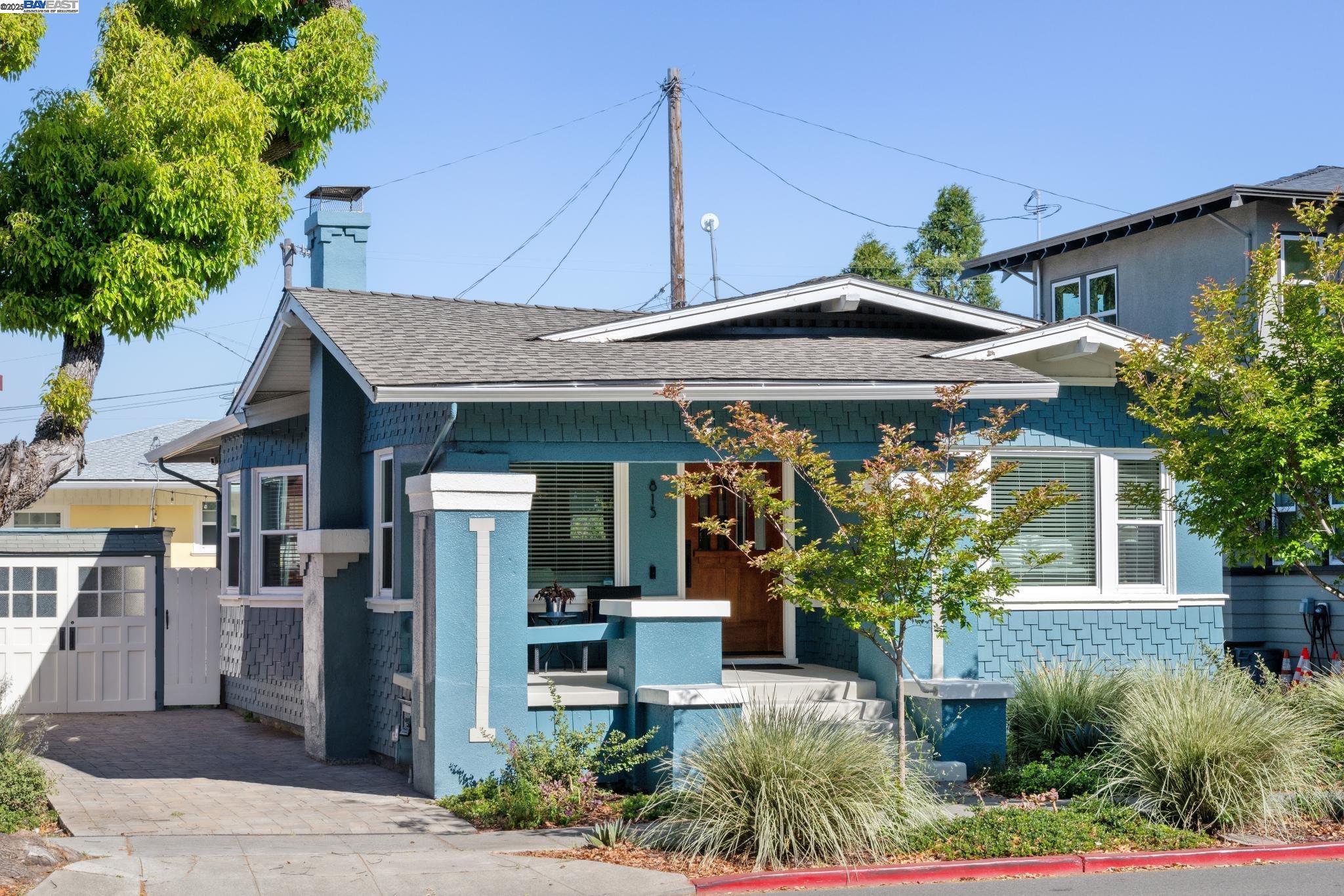 Detail Gallery Image 3 of 50 For 815 Park St, Alameda,  CA 94501 - 2 Beds | 2 Baths