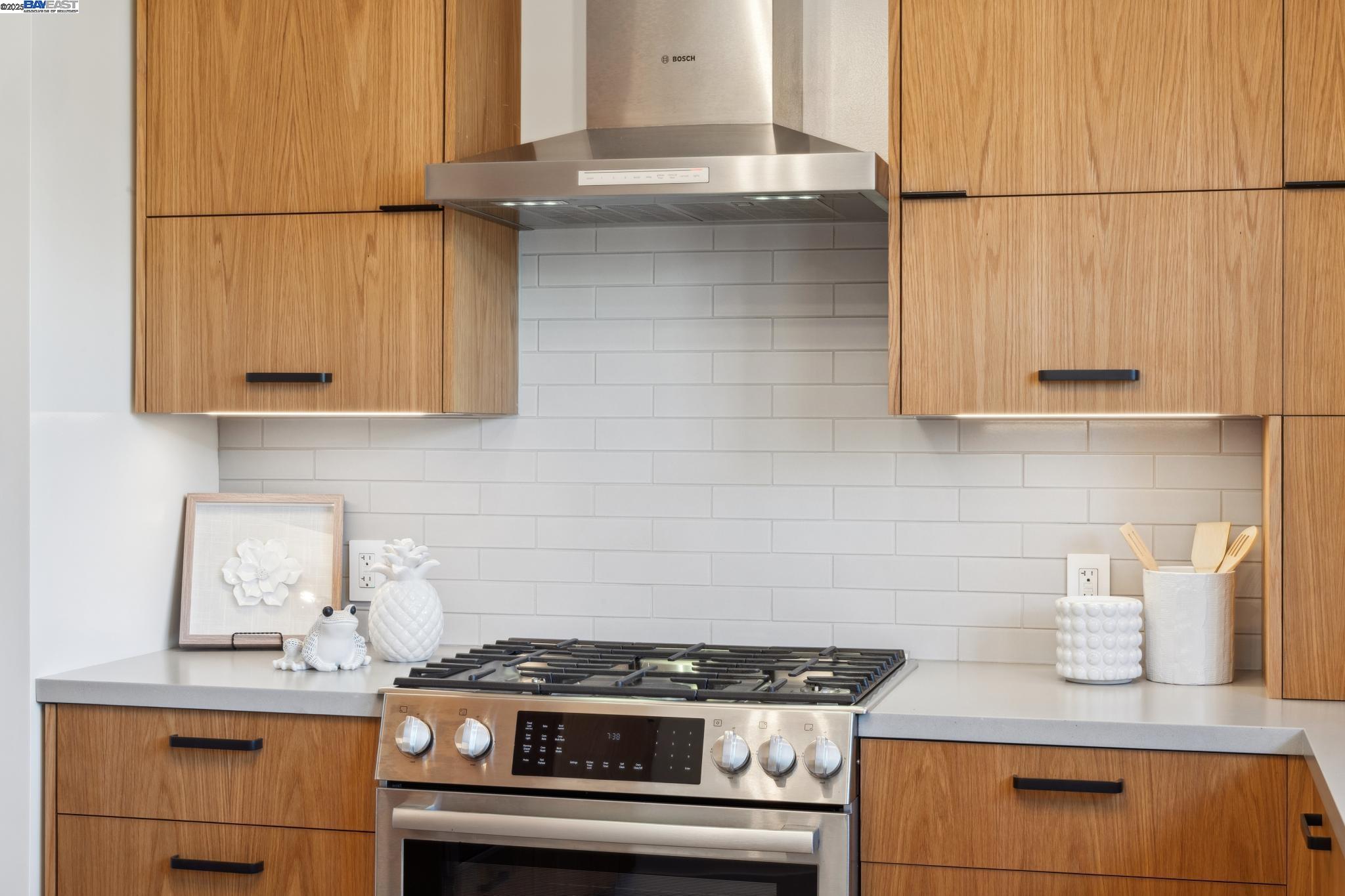 Detail Gallery Image 28 of 50 For 815 Park St, Alameda,  CA 94501 - 2 Beds | 2 Baths