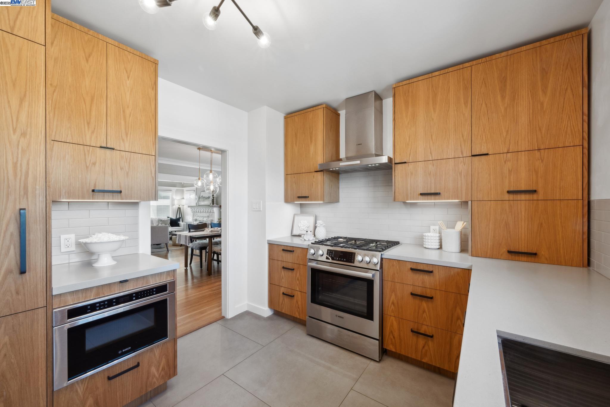 Detail Gallery Image 29 of 50 For 815 Park St, Alameda,  CA 94501 - 2 Beds | 2 Baths