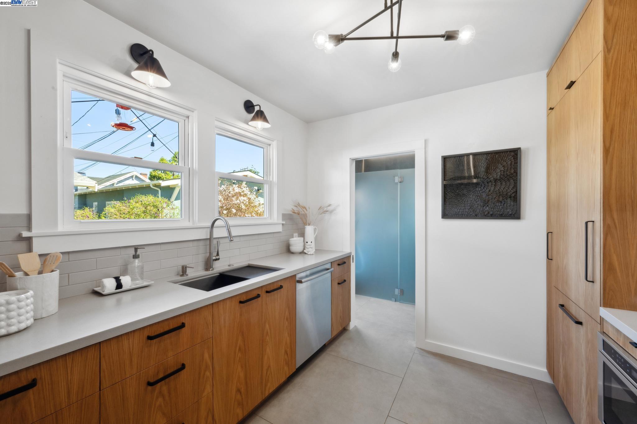 Detail Gallery Image 30 of 50 For 815 Park St, Alameda,  CA 94501 - 2 Beds | 2 Baths