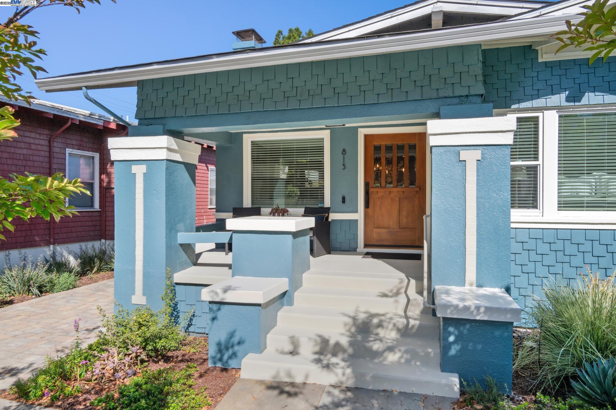 Detail Gallery Image 4 of 50 For 815 Park St, Alameda,  CA 94501 - 2 Beds | 2 Baths