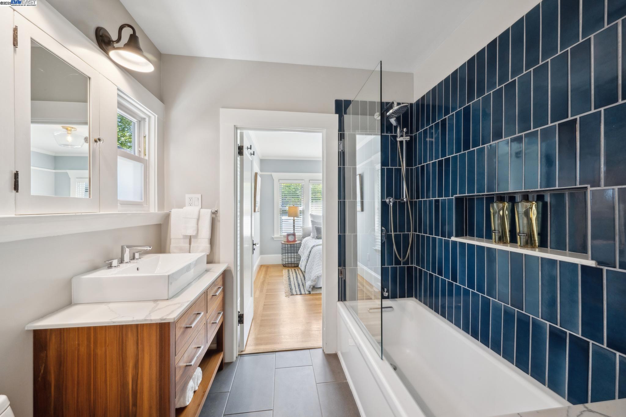 Detail Gallery Image 37 of 50 For 815 Park St, Alameda,  CA 94501 - 2 Beds | 2 Baths