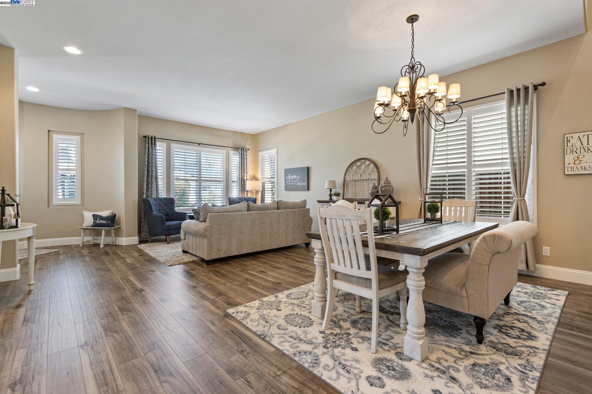 Detail Gallery Image 11 of 58 For 6454 Green Castle Cir, Discovery Bay,  CA 94505 - 4 Beds | 3/1 Baths