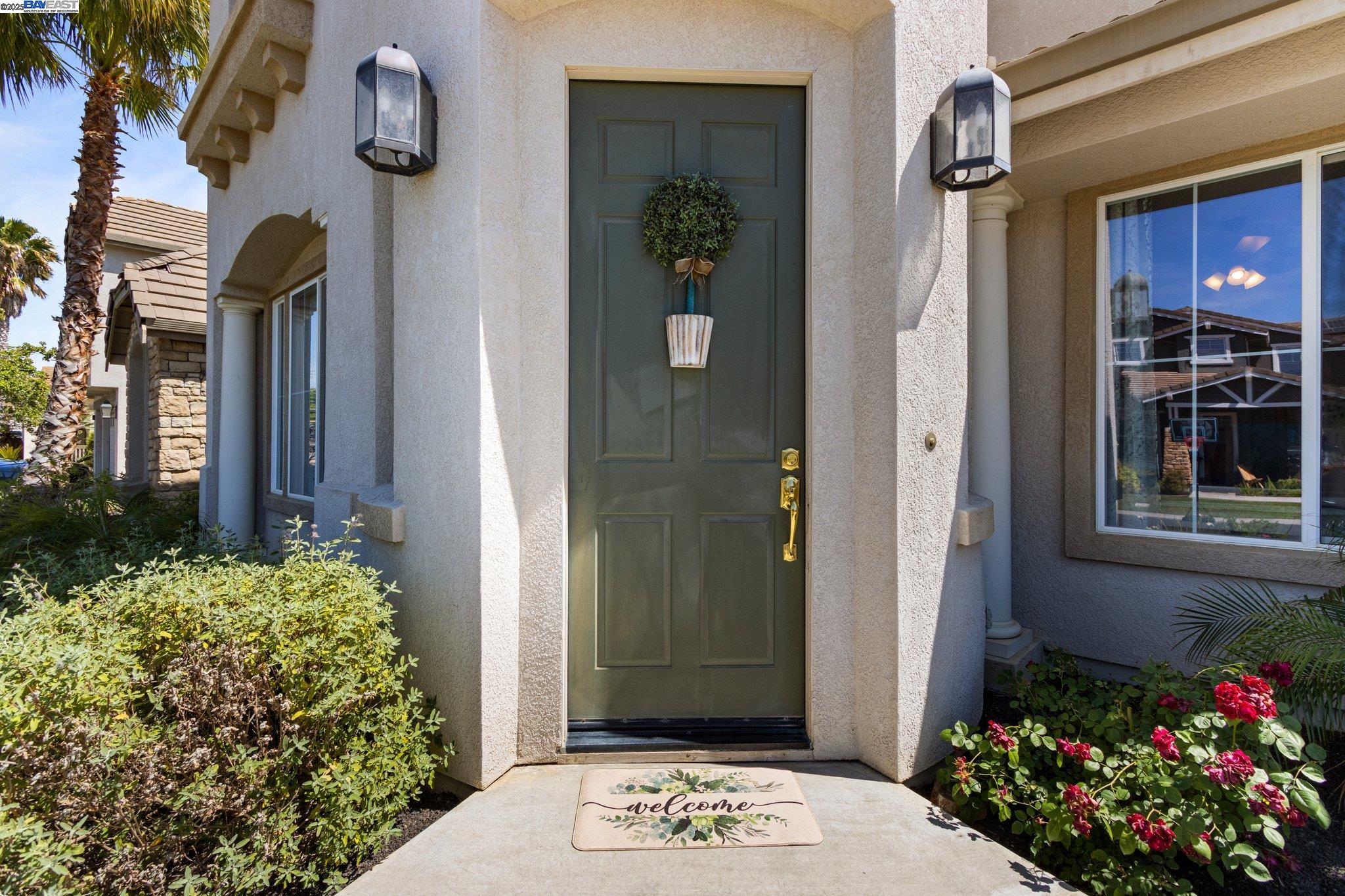 Detail Gallery Image 3 of 58 For 6454 Green Castle Cir, Discovery Bay,  CA 94505 - 4 Beds | 3/1 Baths