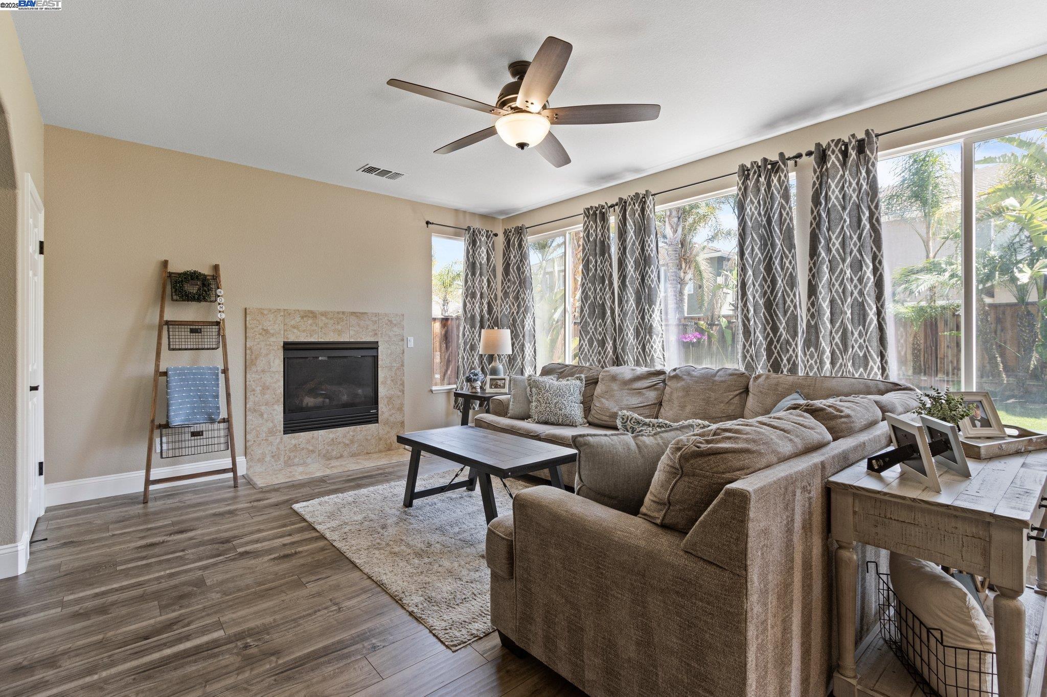 Detail Gallery Image 26 of 58 For 6454 Green Castle Cir, Discovery Bay,  CA 94505 - 4 Beds | 3/1 Baths