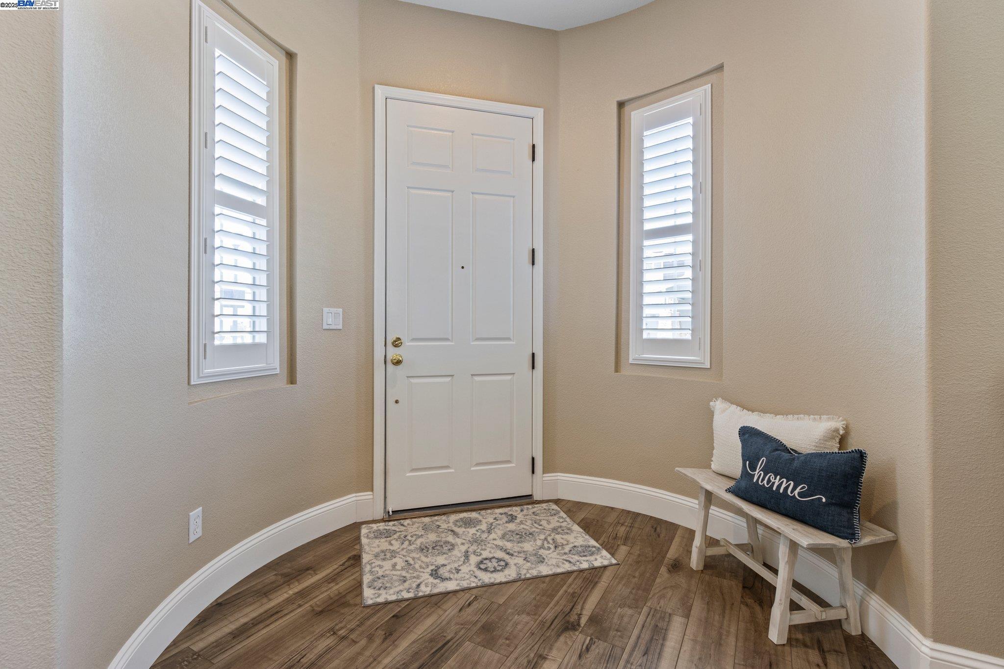 Detail Gallery Image 4 of 58 For 6454 Green Castle Cir, Discovery Bay,  CA 94505 - 4 Beds | 3/1 Baths