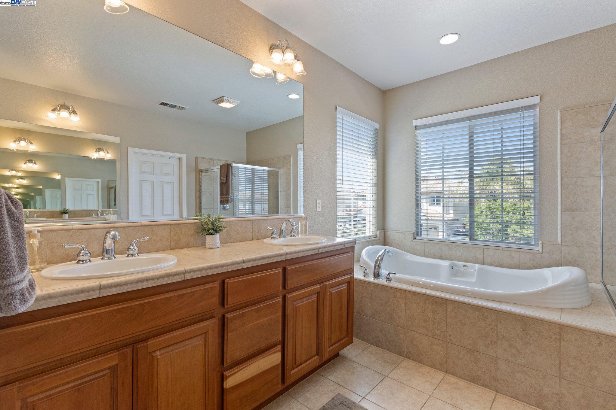 Detail Gallery Image 44 of 58 For 6454 Green Castle Cir, Discovery Bay,  CA 94505 - 4 Beds | 3/1 Baths