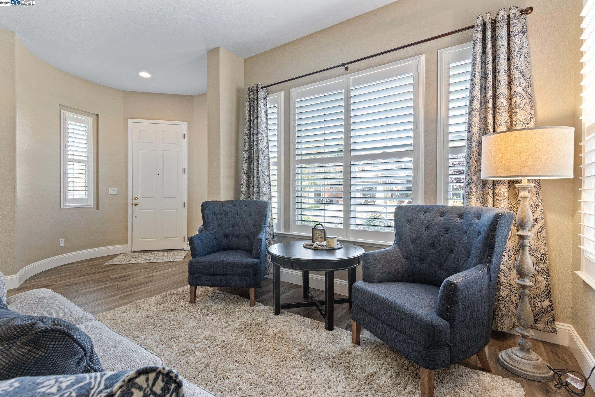 Detail Gallery Image 6 of 58 For 6454 Green Castle Cir, Discovery Bay,  CA 94505 - 4 Beds | 3/1 Baths