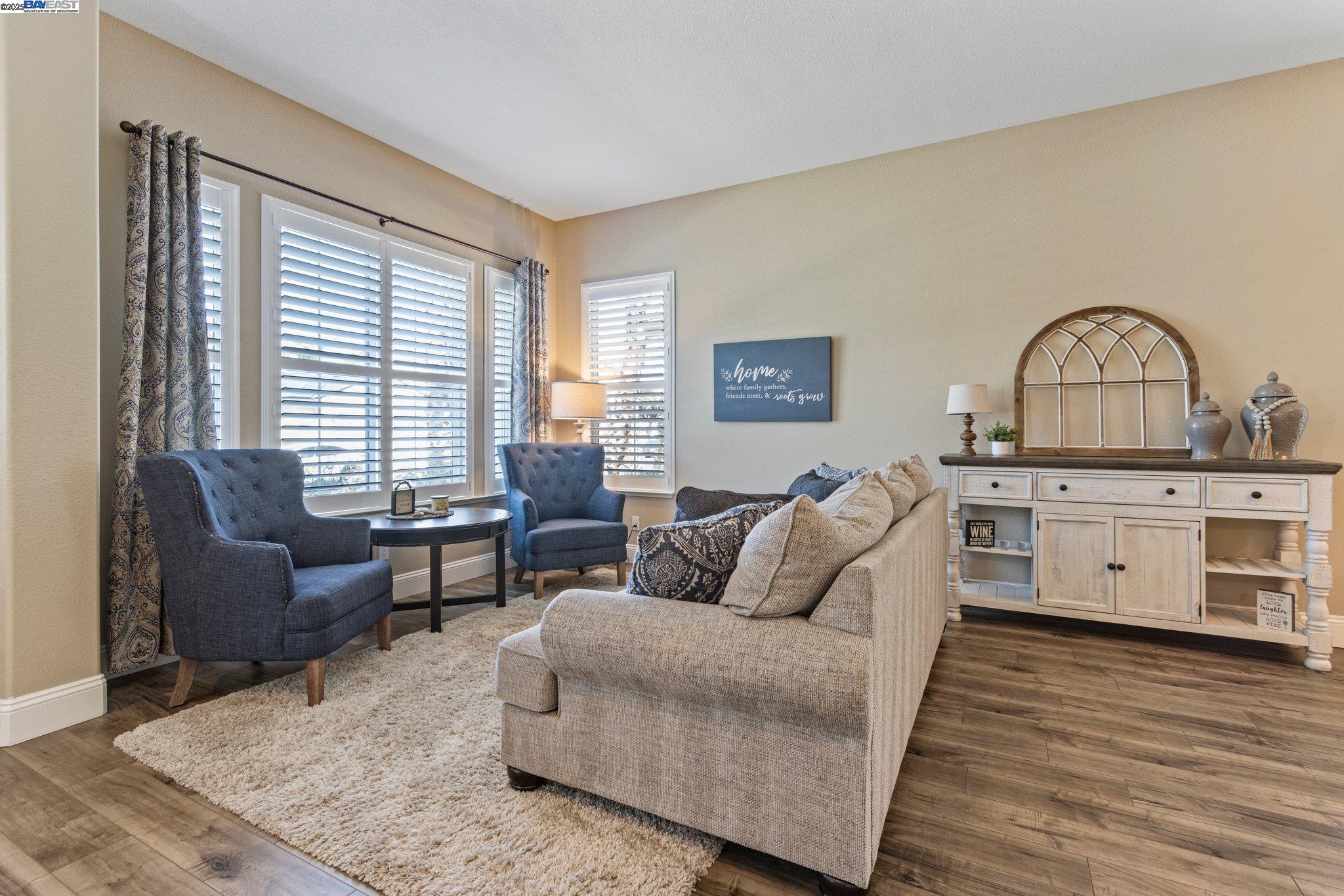 Detail Gallery Image 7 of 58 For 6454 Green Castle Cir, Discovery Bay,  CA 94505 - 4 Beds | 3/1 Baths