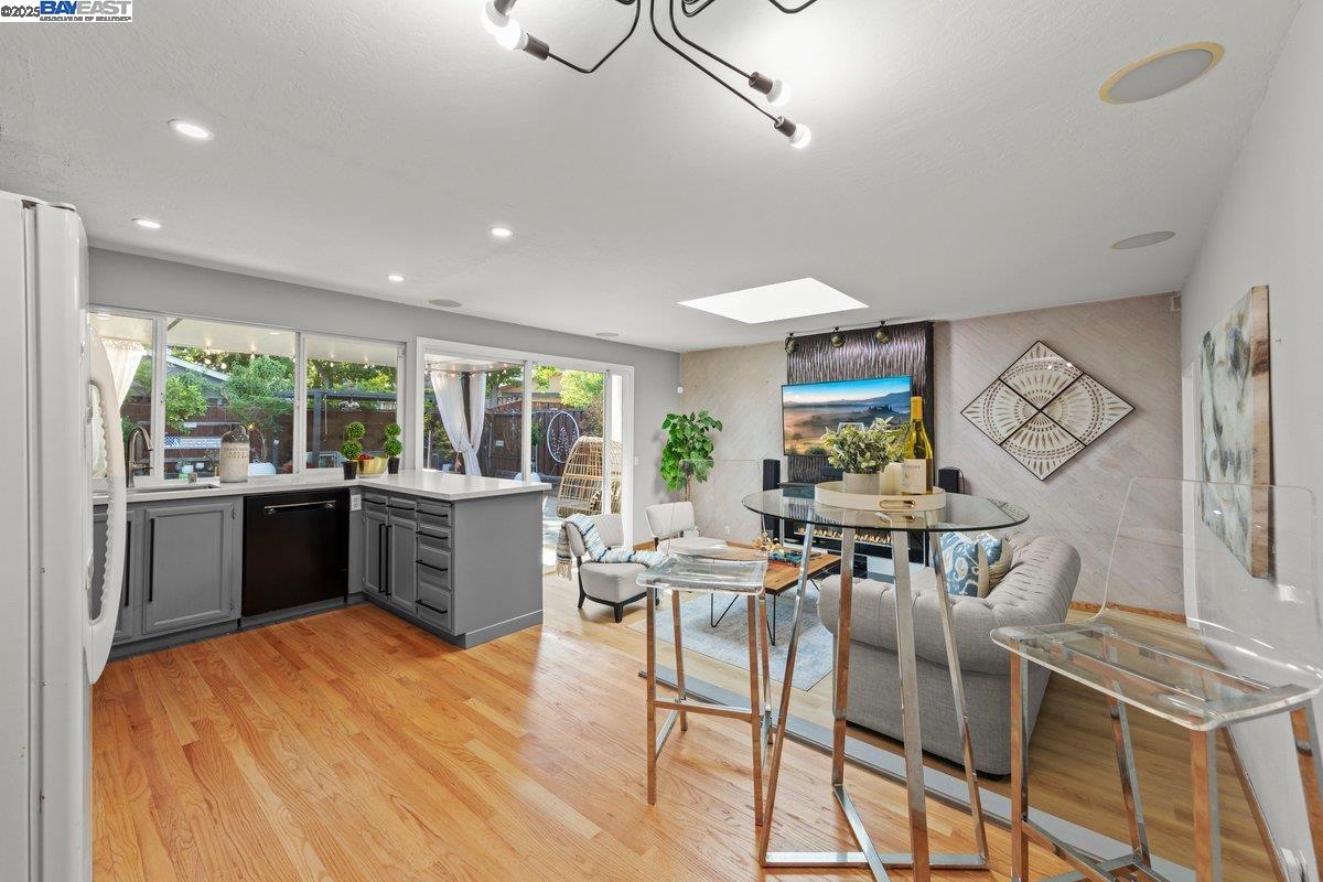 Detail Gallery Image 12 of 31 For 9797 Davona Drive, San Ramon,  CA 94583 - 4 Beds | 2 Baths