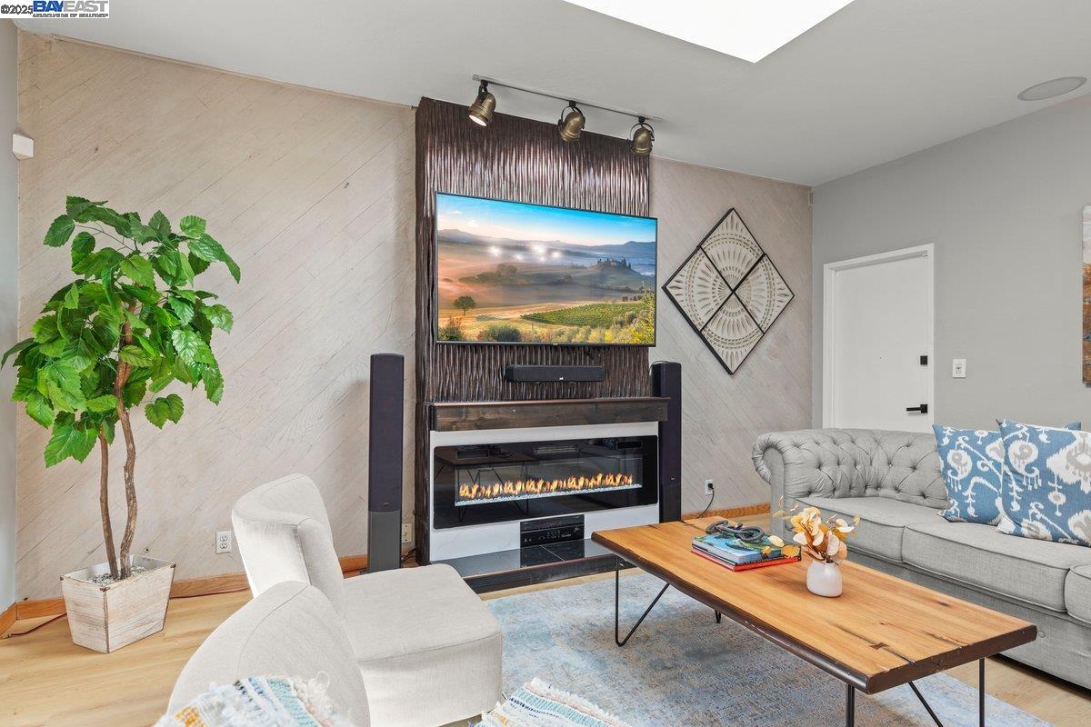 Detail Gallery Image 4 of 31 For 9797 Davona Drive, San Ramon,  CA 94583 - 4 Beds | 2 Baths