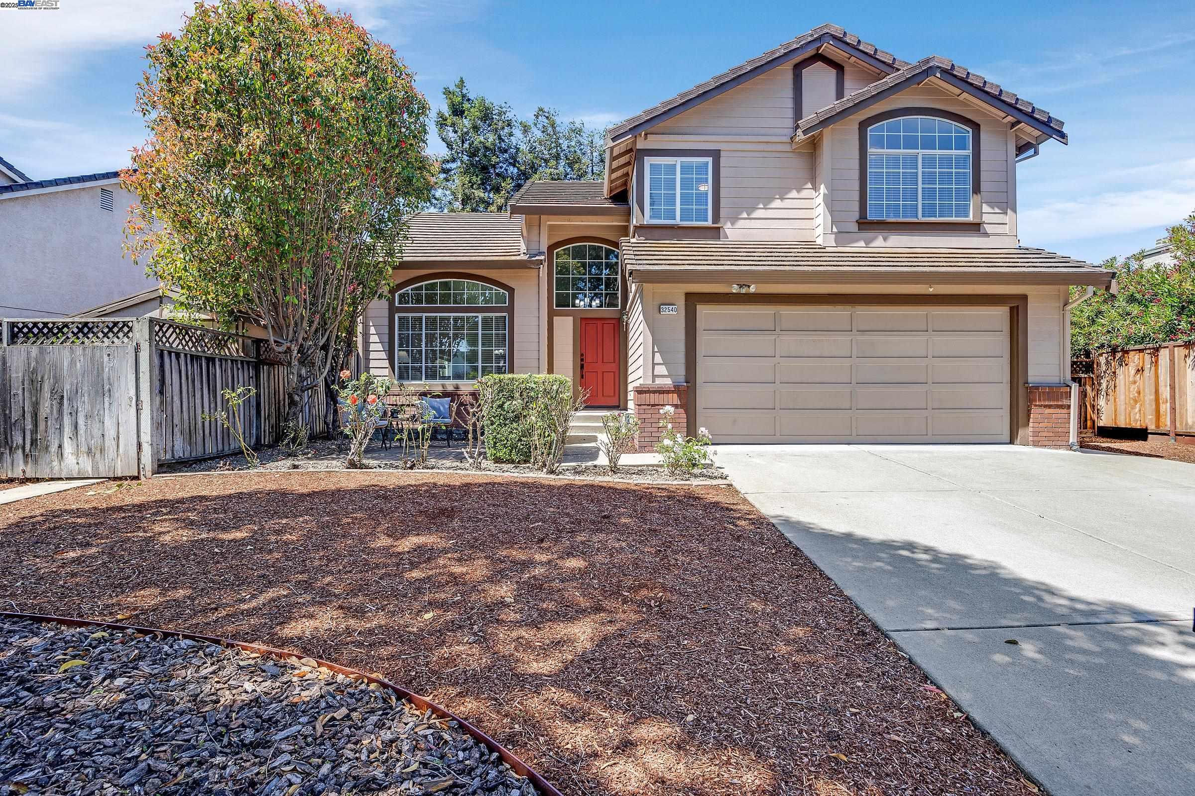 Detail Gallery Image 1 of 44 For 32540 Cottonwood St, Union City,  CA 94587 - 4 Beds | 3 Baths