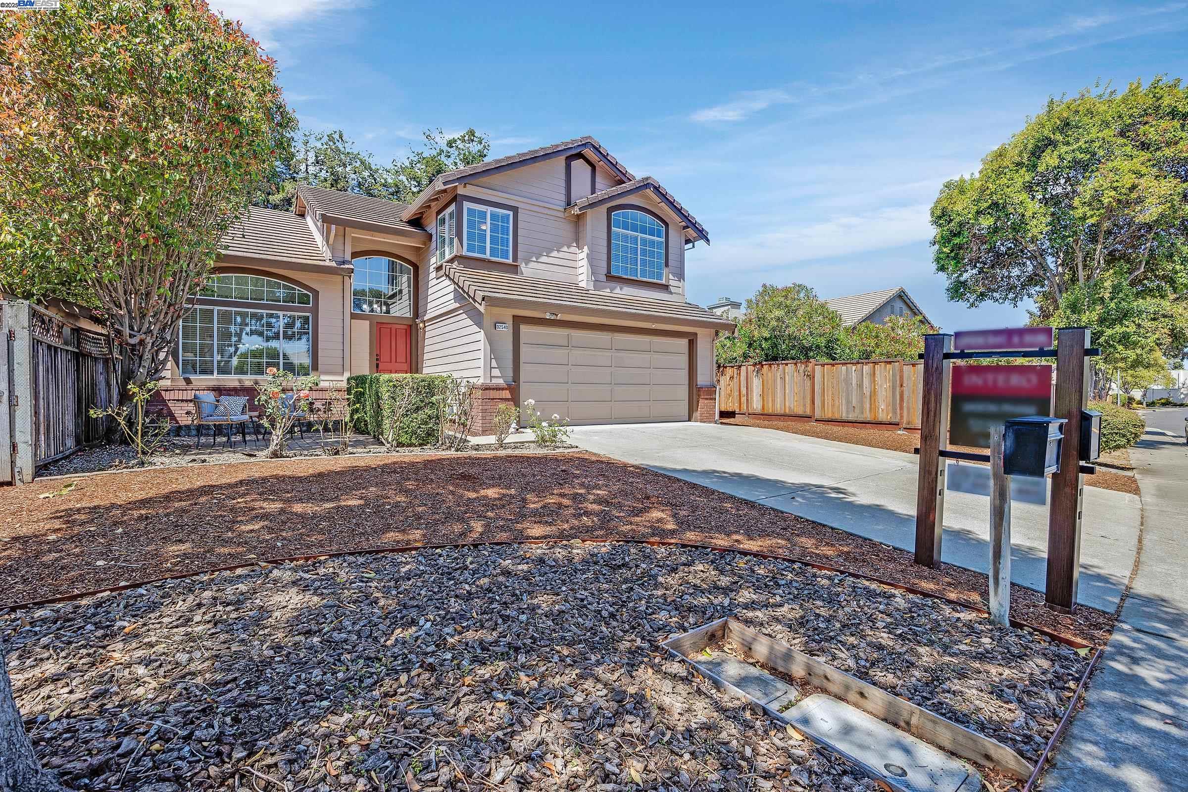 Detail Gallery Image 2 of 44 For 32540 Cottonwood St, Union City,  CA 94587 - 4 Beds | 3 Baths