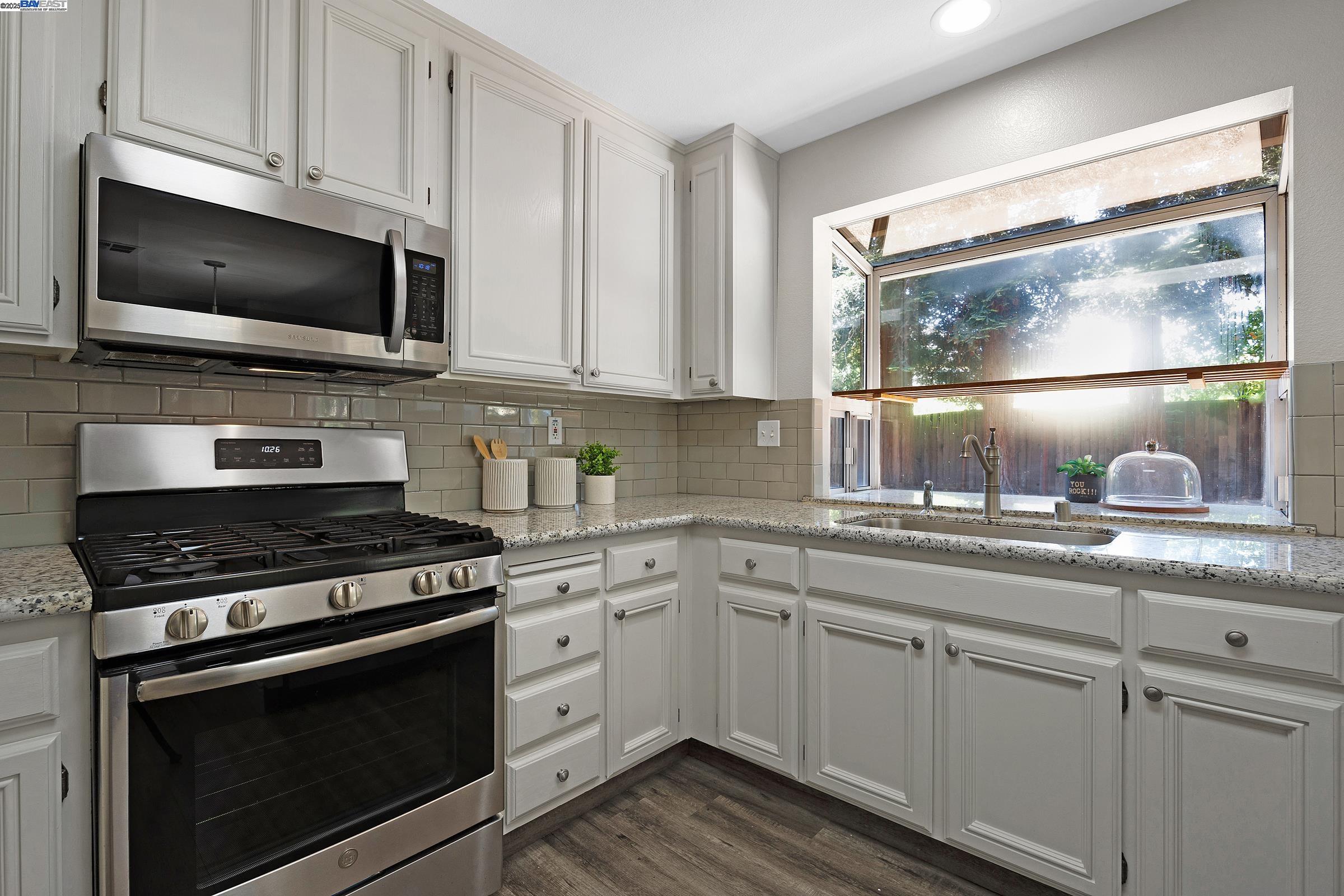 Detail Gallery Image 16 of 44 For 32540 Cottonwood St, Union City,  CA 94587 - 4 Beds | 3 Baths