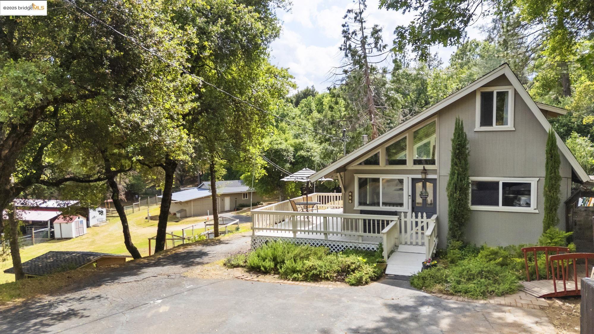 Detail Gallery Image 1 of 60 For 20638 Maranatha Rd, Tuolumne,  CA 95379 - 4 Beds | 3 Baths