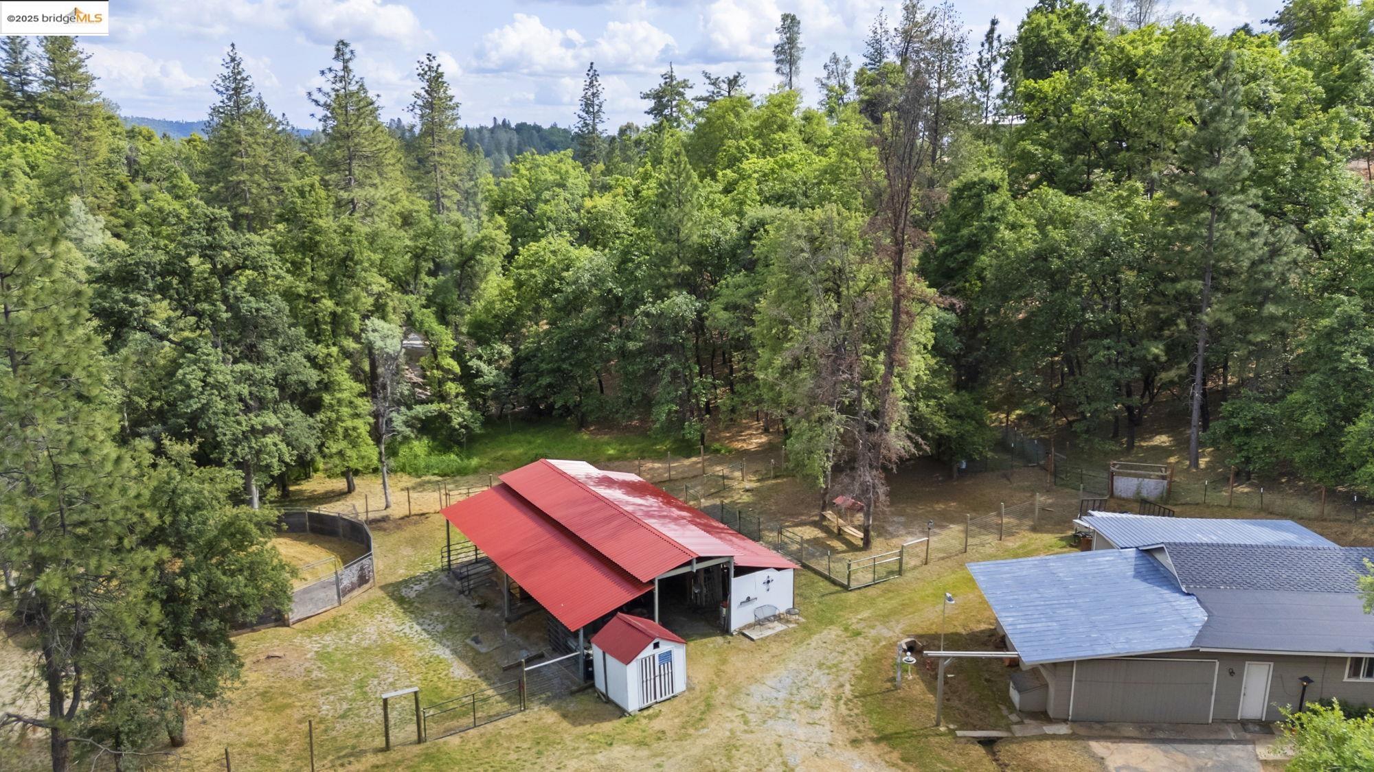 Detail Gallery Image 8 of 60 For 20638 Maranatha Rd, Tuolumne,  CA 95379 - 4 Beds | 3 Baths