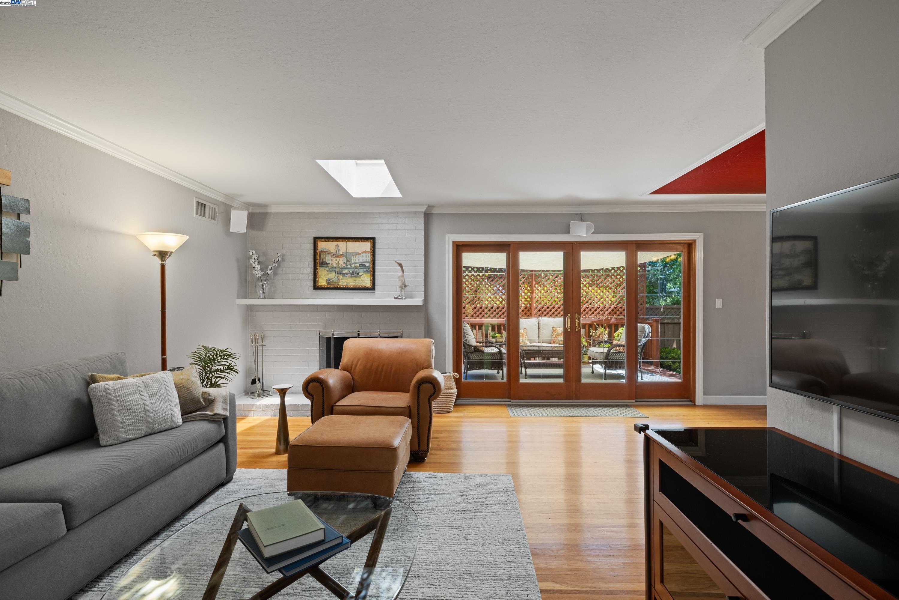 Detail Gallery Image 11 of 46 For 4457 Linda Way, Pleasanton,  CA 94566 - 3 Beds | 2 Baths