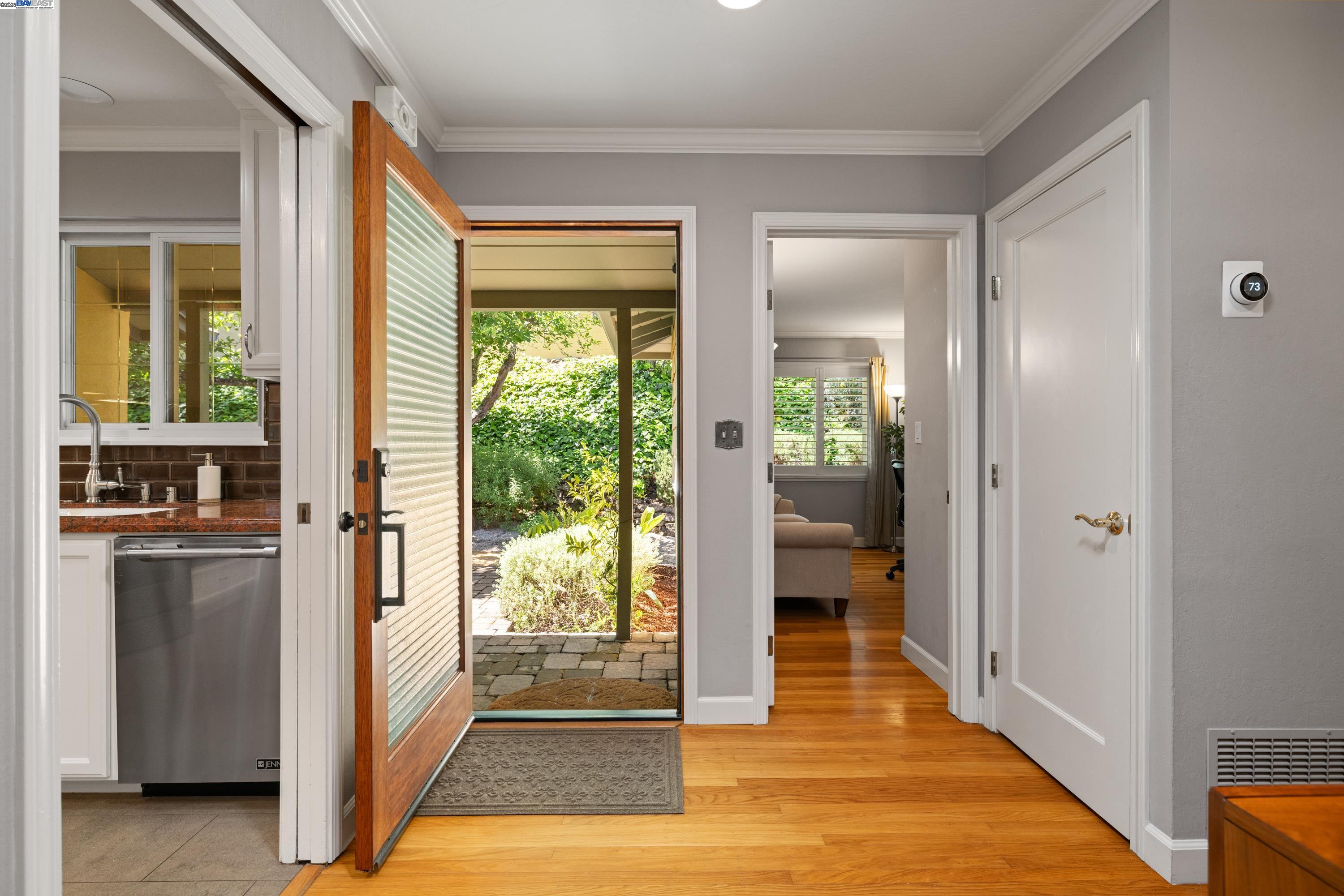 Detail Gallery Image 5 of 46 For 4457 Linda Way, Pleasanton,  CA 94566 - 3 Beds | 2 Baths