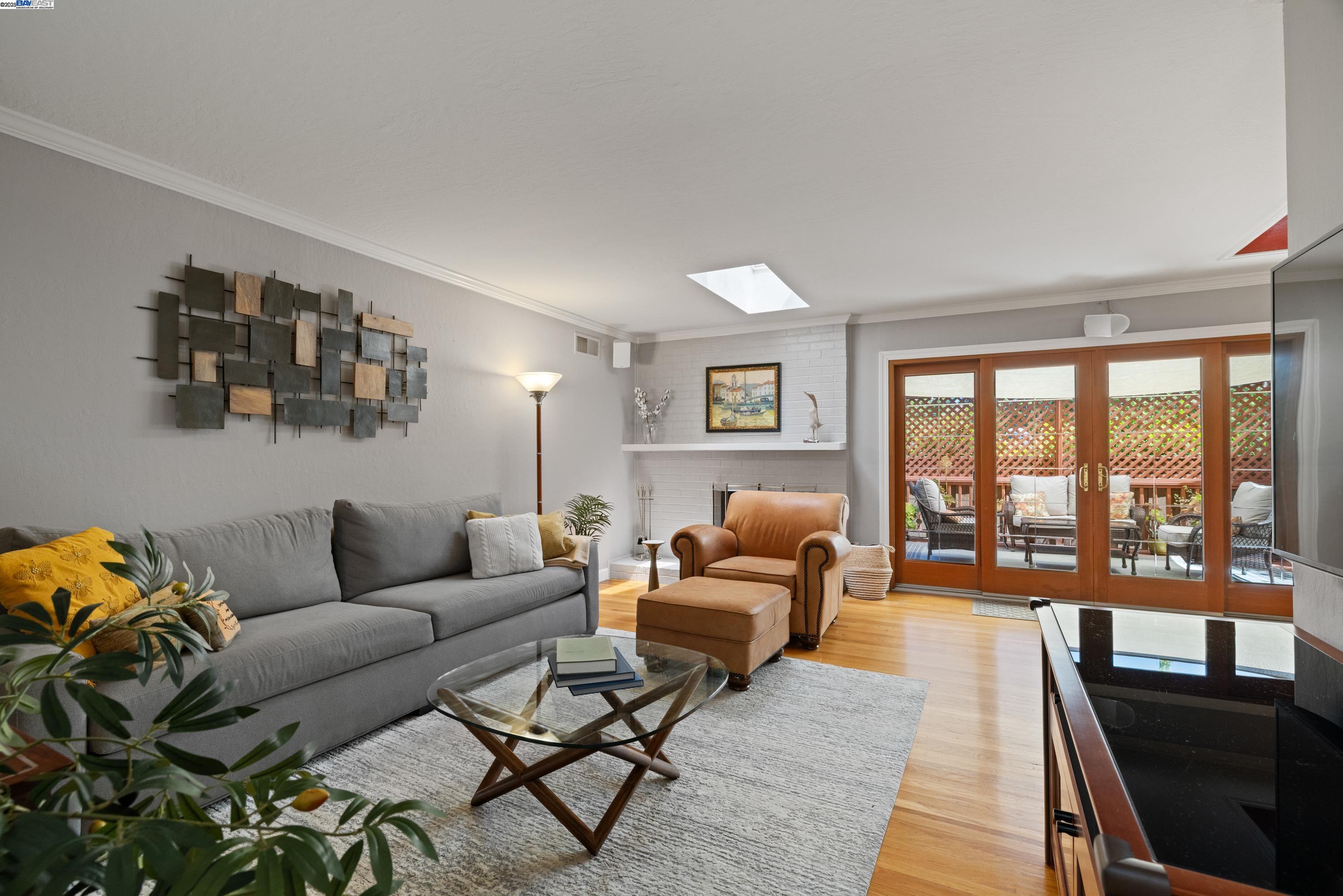 Detail Gallery Image 9 of 46 For 4457 Linda Way, Pleasanton,  CA 94566 - 3 Beds | 2 Baths