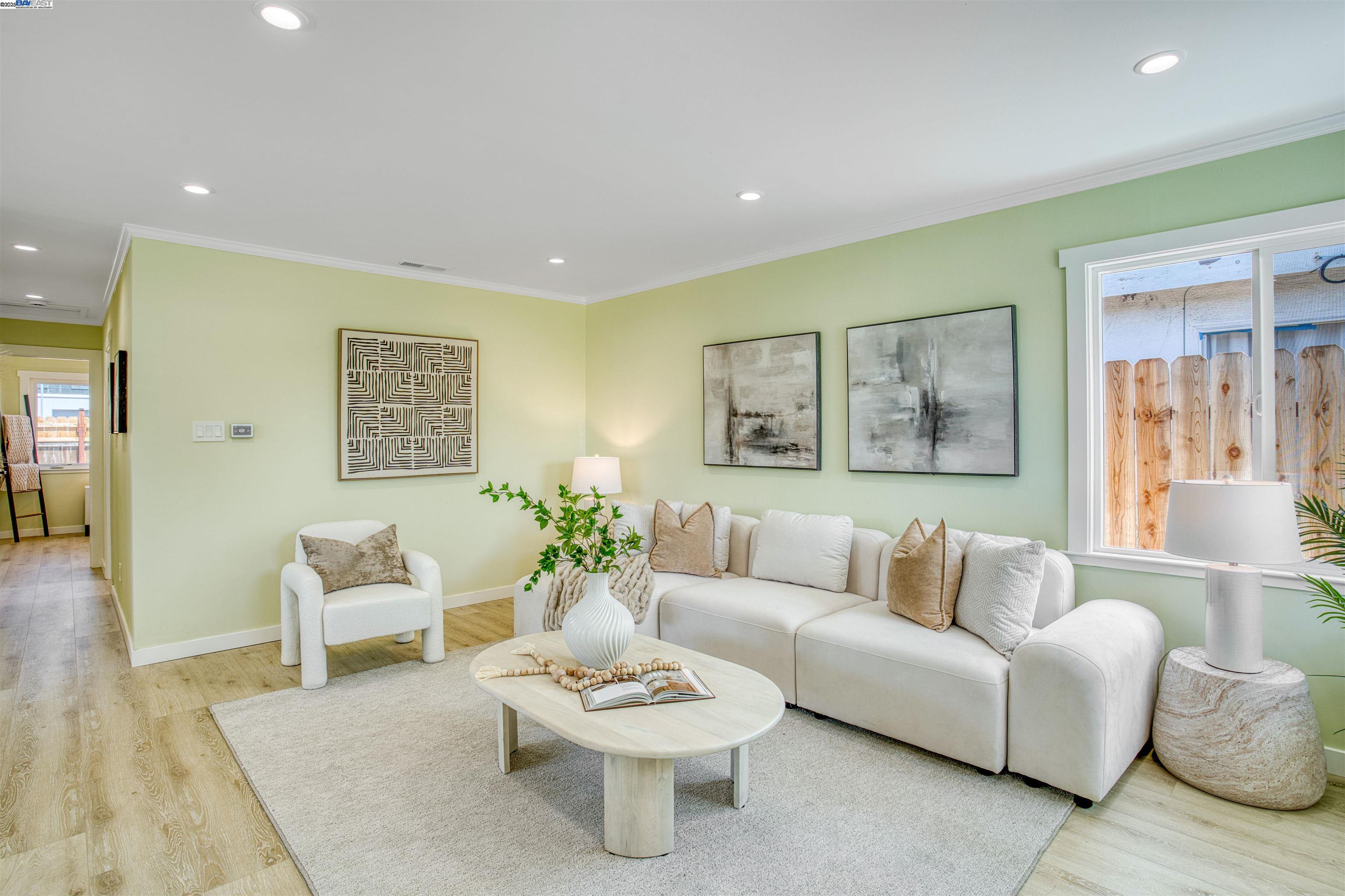 Detail Gallery Image 3 of 57 For 2258 Sitka St, San Leandro,  CA 94577 - 3 Beds | 2 Baths